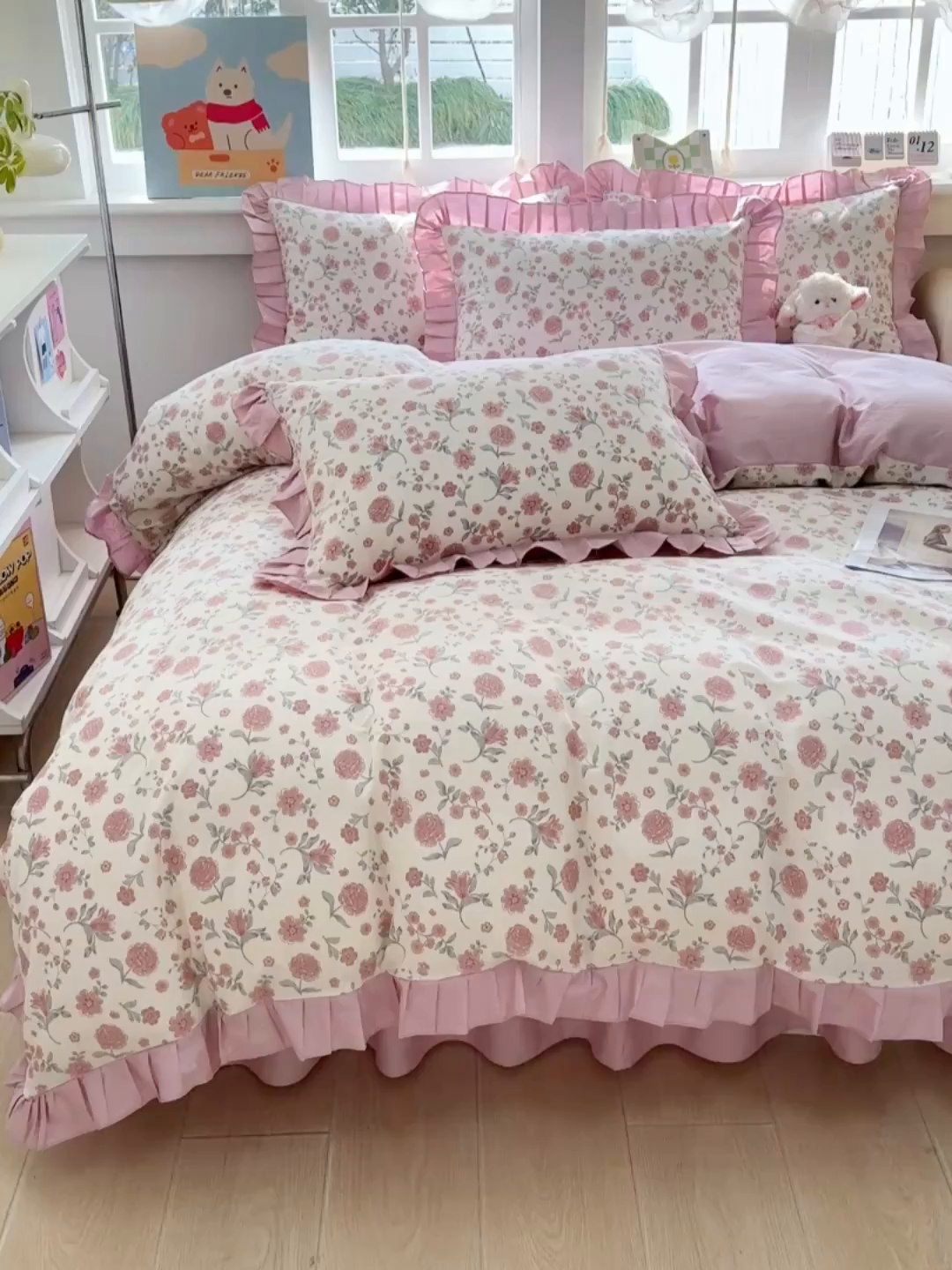 91家纺网 家纺一手货源 找家纺 缦彩 2026新款纯棉花卉公主风大花边床裙四件套 时花令-红