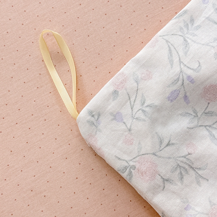 91家纺网 家纺一手货源 找家纺 缦彩 2026新款纯棉花卉公主风大花边床裙四件套 叶语薇薇