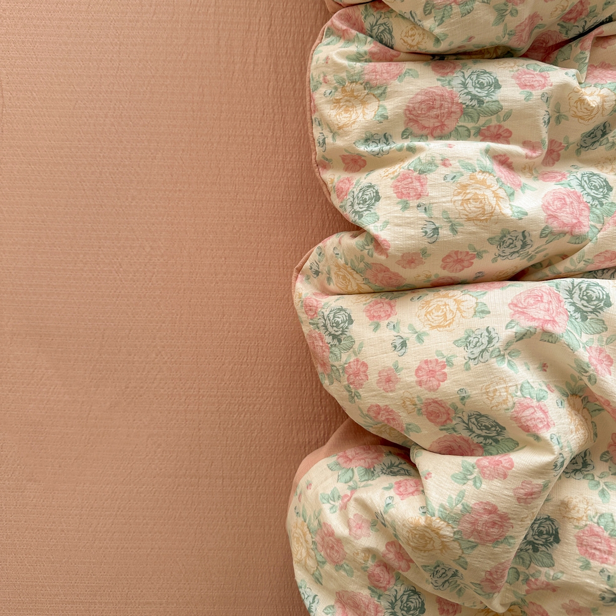 91家纺网 家纺一手货源 找家纺 赫然家纺 2026春夏新款云感皱皱纱单枕套 枕套单件 陌上花开