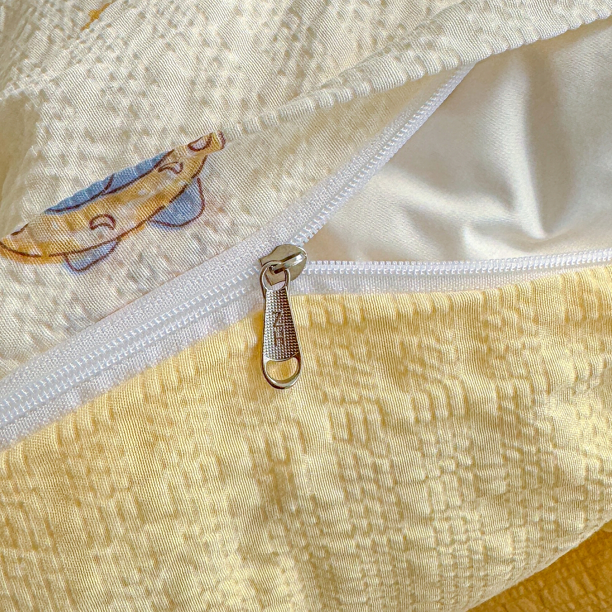 91家纺网 家纺一手货源 找家纺 竹合家纺 2026春夏新品高克重A类泡芙纱泡泡皱皱纱四件套 晚安宝贝