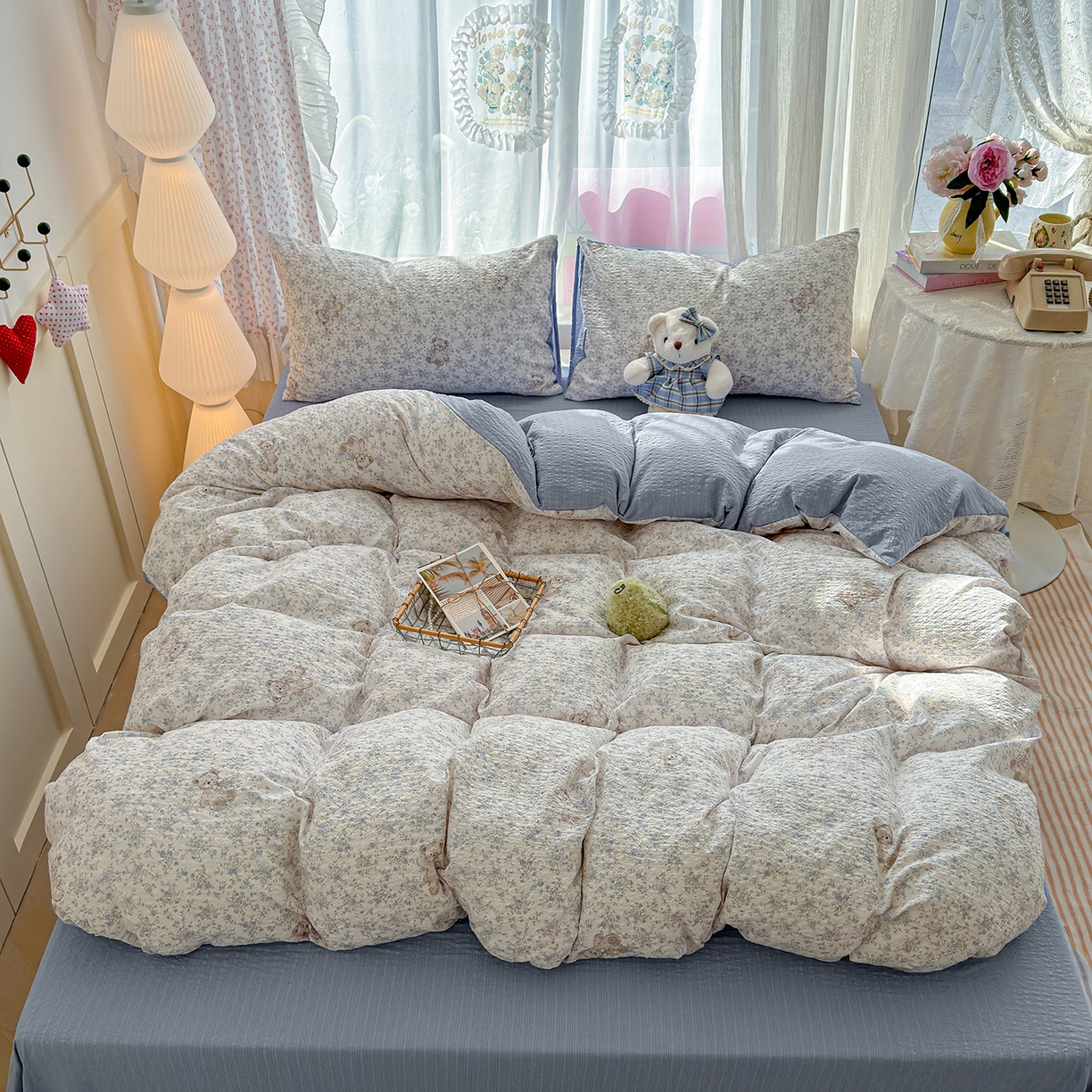 91家纺网 家纺一手货源 找家纺 竹合家纺 2026春夏新品高克重A类泡芙纱泡泡皱皱纱四件套 花中小熊