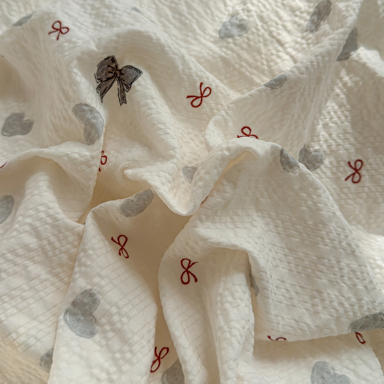 91家纺网 家纺一手货源 找家纺 竹合家纺 2026春夏新品高克重A类泡芙纱泡泡皱皱纱四件套 复古结美