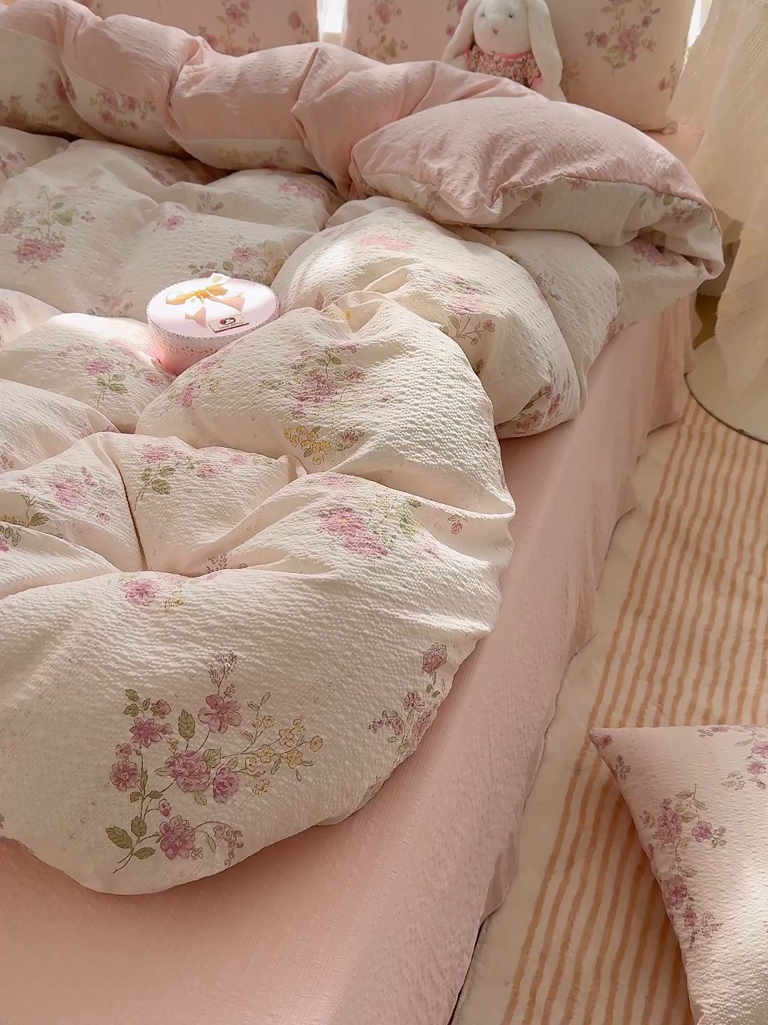 91家纺网 家纺一手货源 找家纺 竹合家纺 2026春夏新品高克重A类泡芙纱泡泡皱皱纱四件套 约定一粉