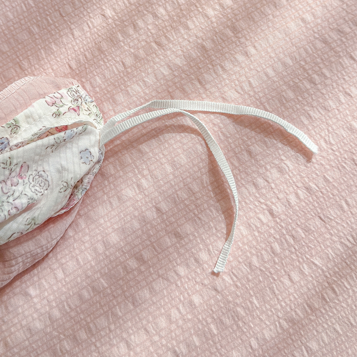 91家纺网 家纺一手货源 找家纺 竹合家纺 2026春夏新品高克重A类泡芙纱泡泡皱皱纱四件套 梅果小兔