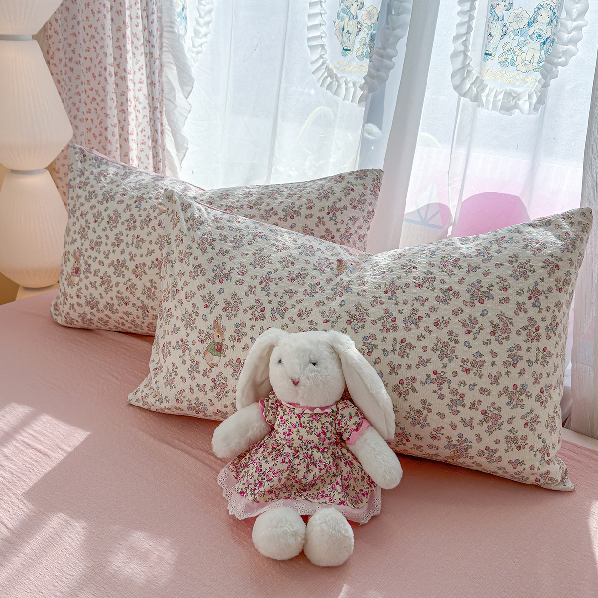 91家纺网 家纺一手货源 找家纺 竹合家纺 2026春夏新品高克重A类泡芙纱泡泡皱皱纱四件套 梅果小兔