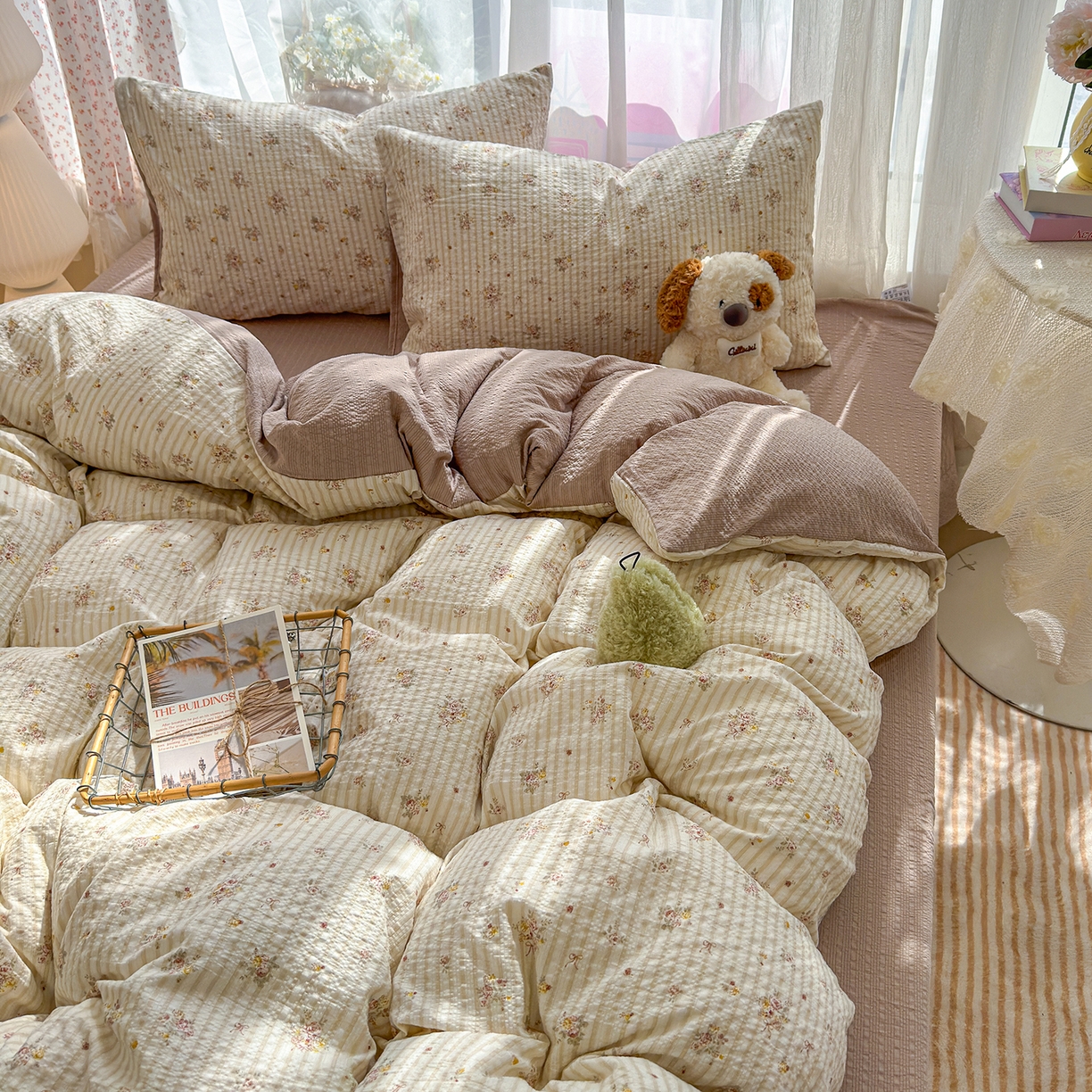 91家纺网 家纺一手货源 找家纺 竹合家纺 2026春夏新品高克重A类泡芙纱泡泡皱皱纱四件套 浅唱花语