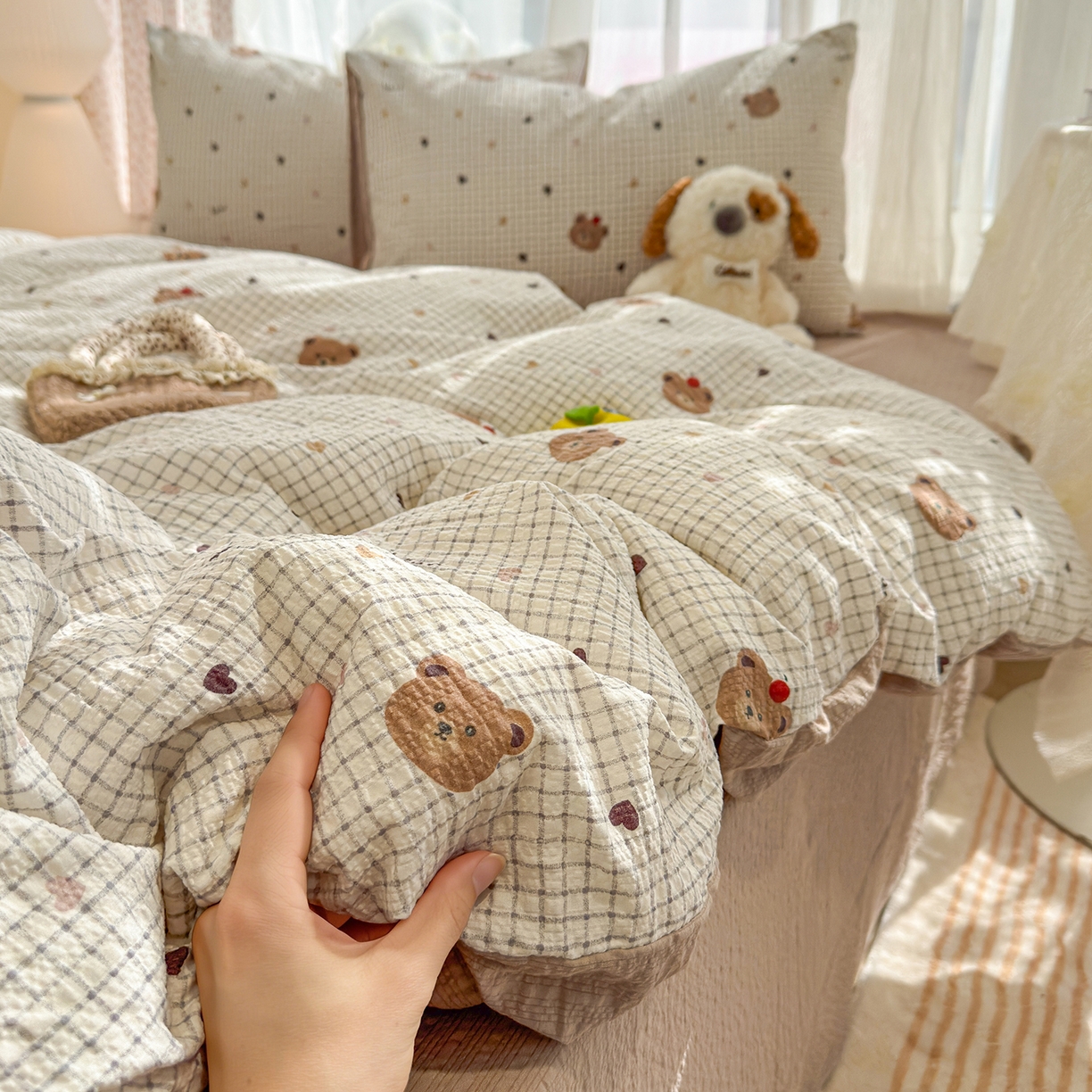 91家纺网 家纺一手货源 找家纺 竹合家纺 2026春夏新品高克重A类泡芙纱泡泡皱皱纱四件套 爱心小熊