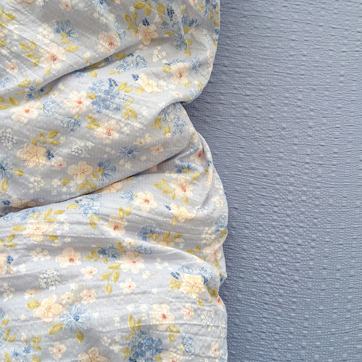 91家纺网 家纺一手货源 找家纺 竹合家纺 2026春夏新品高克重A类泡芙纱泡泡皱皱纱四件套 初见一蓝