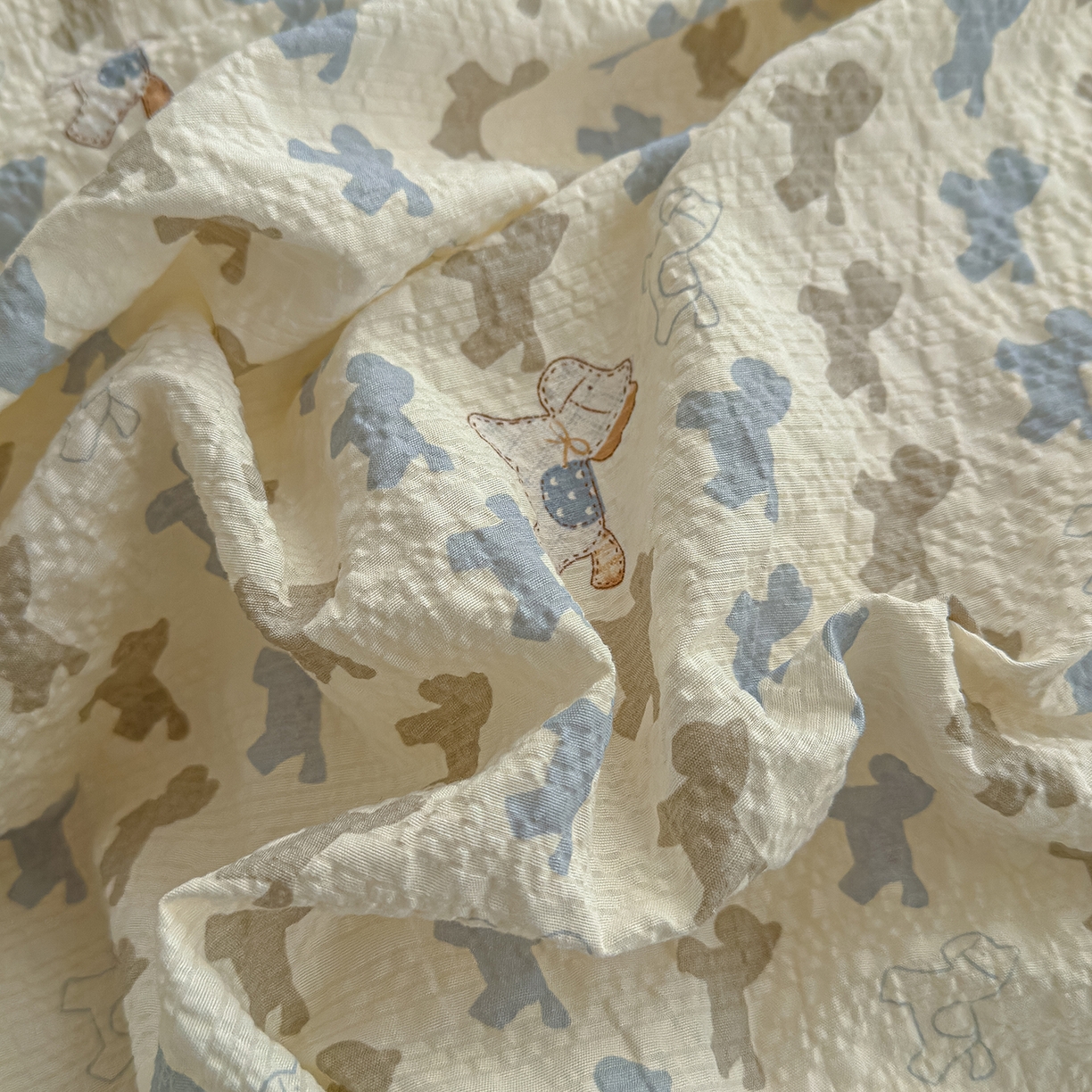 91家纺网 家纺一手货源 找家纺 竹合家纺 2026春夏新品高克重A类泡芙纱泡泡皱皱纱四件套 马到成功