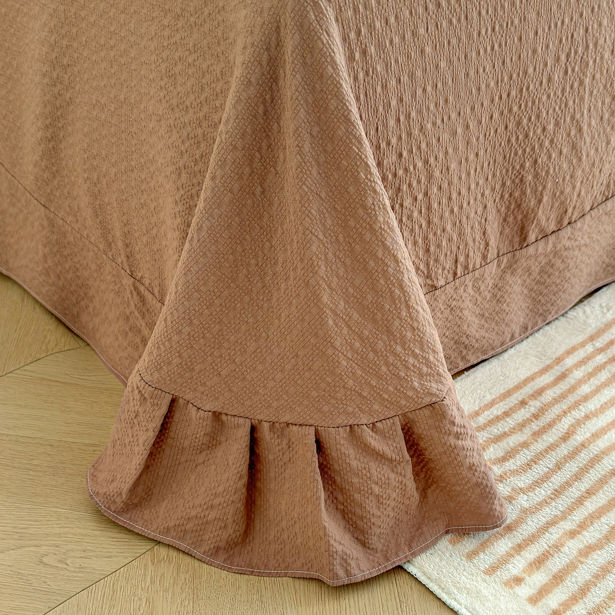 91家纺网 家纺一手货源 找家纺 竹合家纺 2026春夏新品高克重A类泡芙纱泡泡皱皱纱四件套 豹纹KT猫