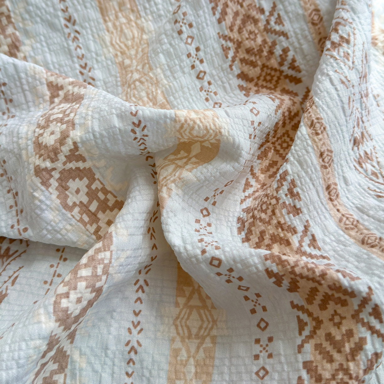 91家纺网 家纺一手货源 找家纺 竹合家纺 2026春夏新品高克重A类泡芙纱泡泡皱皱纱四件套 波西米亚蓝