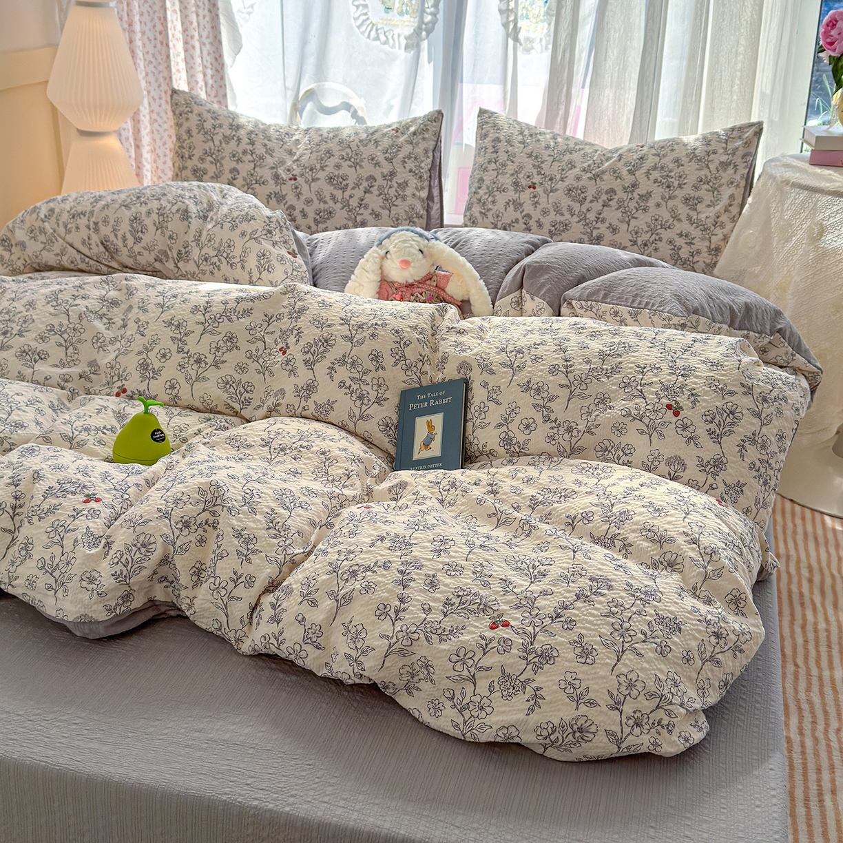 91家纺网 家纺一手货源 找家纺 竹合家纺 2026春夏新品高克重A类泡芙纱泡泡皱皱纱四件套 赫本印象