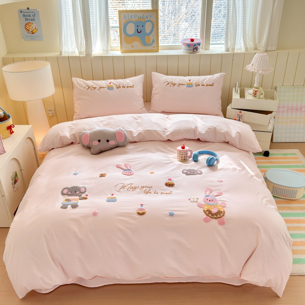 91家纺网 家纺一手货源 找家纺 优彩 2026新款全棉数码印花毛巾绣贴布绣四件套 甜品派对