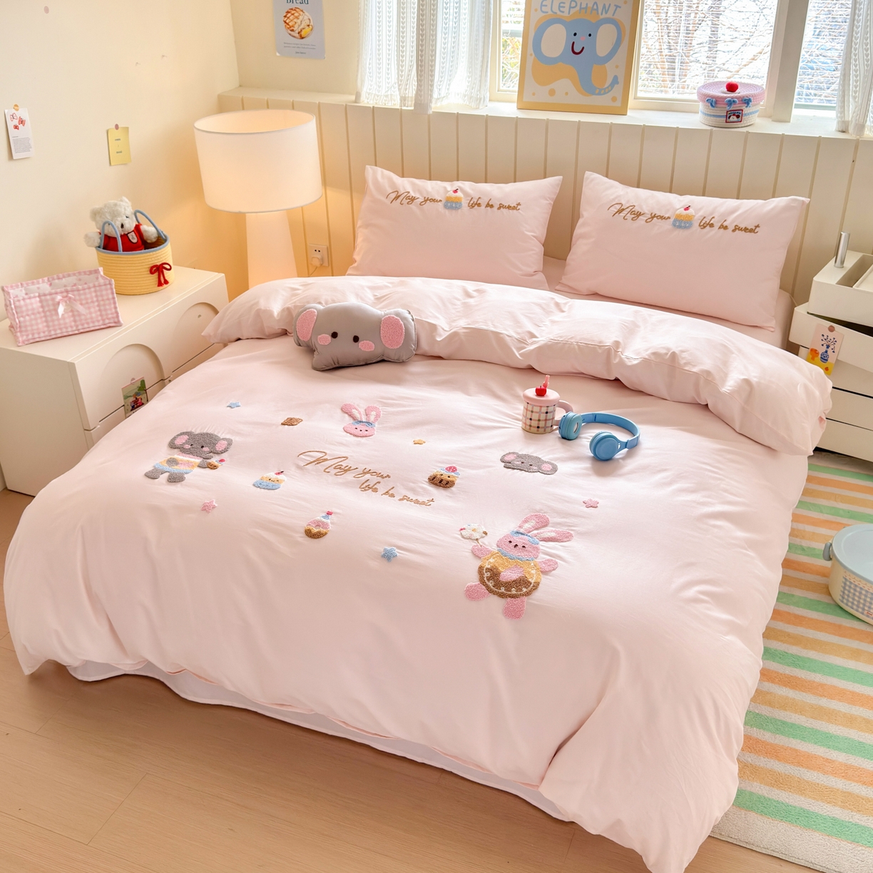 91家纺网 家纺一手货源 找家纺 优彩 2026新款全棉数码印花毛巾绣贴布绣四件套 甜品派对