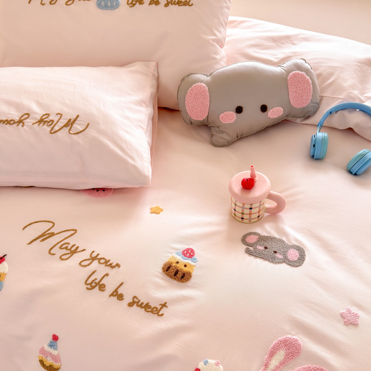 91家纺网 家纺一手货源 找家纺 优彩 2026新款全棉数码印花毛巾绣贴布绣四件套 甜品派对