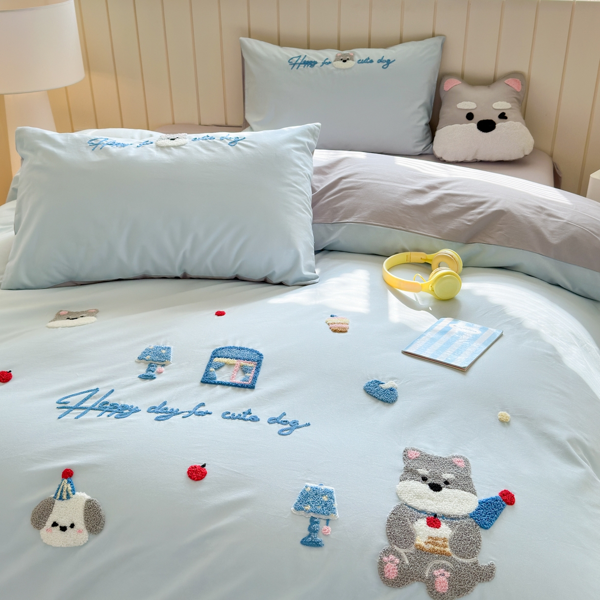 91家纺网 家纺一手货源 找家纺 优彩 2026新款全棉数码印花毛巾绣贴布绣四件套 甜心狗狗