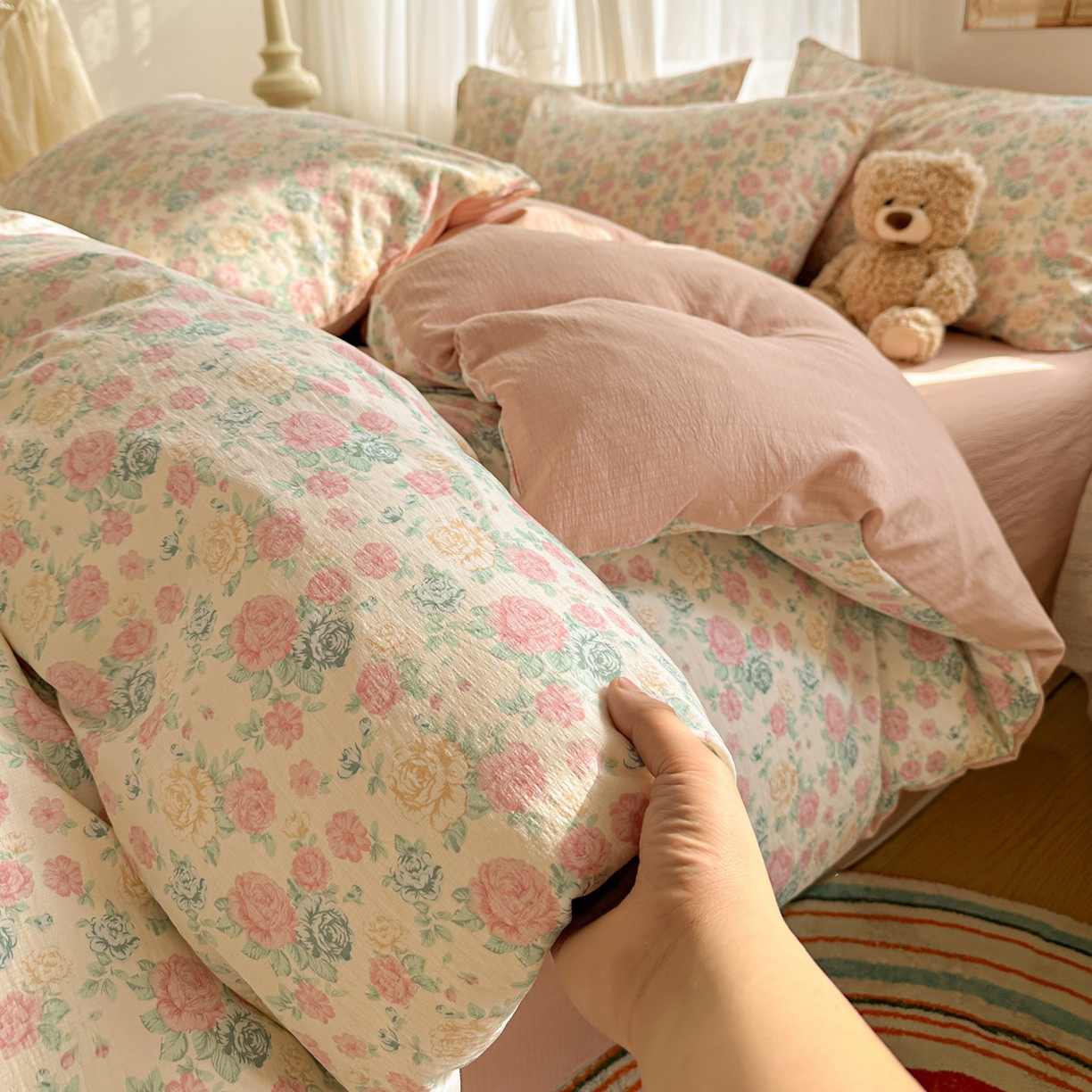 91家纺网 家纺一手货源 找家纺 赫然家纺 2026春夏新款云感皱皱纱四件套套件 陌上花开