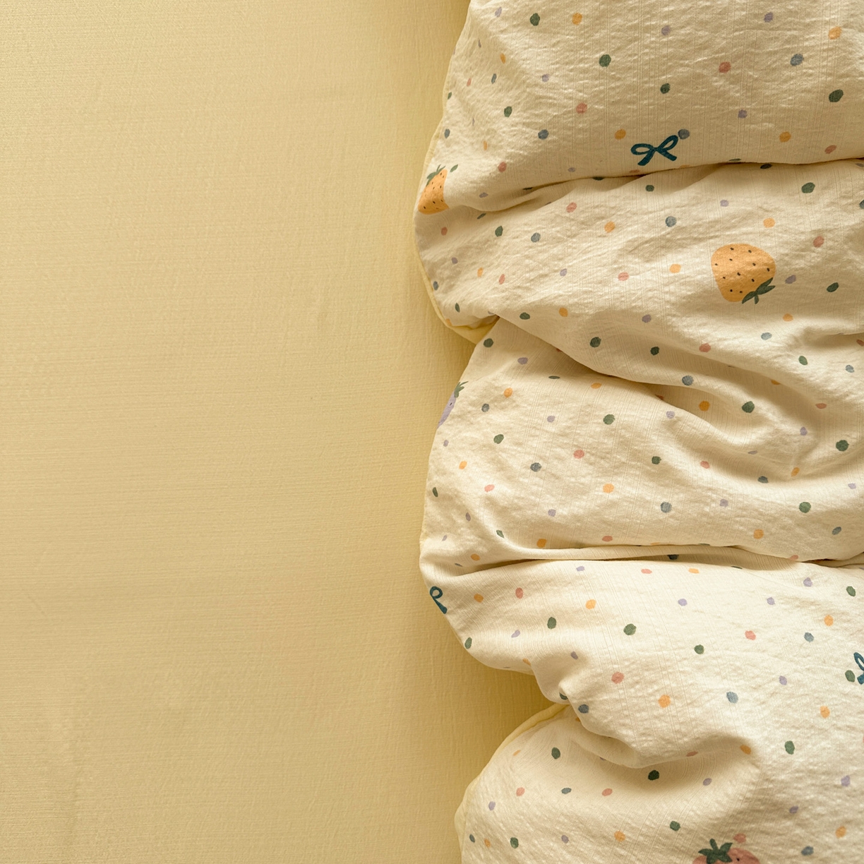 91家纺网 家纺一手货源 找家纺 赫然家纺 20226春夏新款云感皱皱纱单被套 被套单件 草莓多多