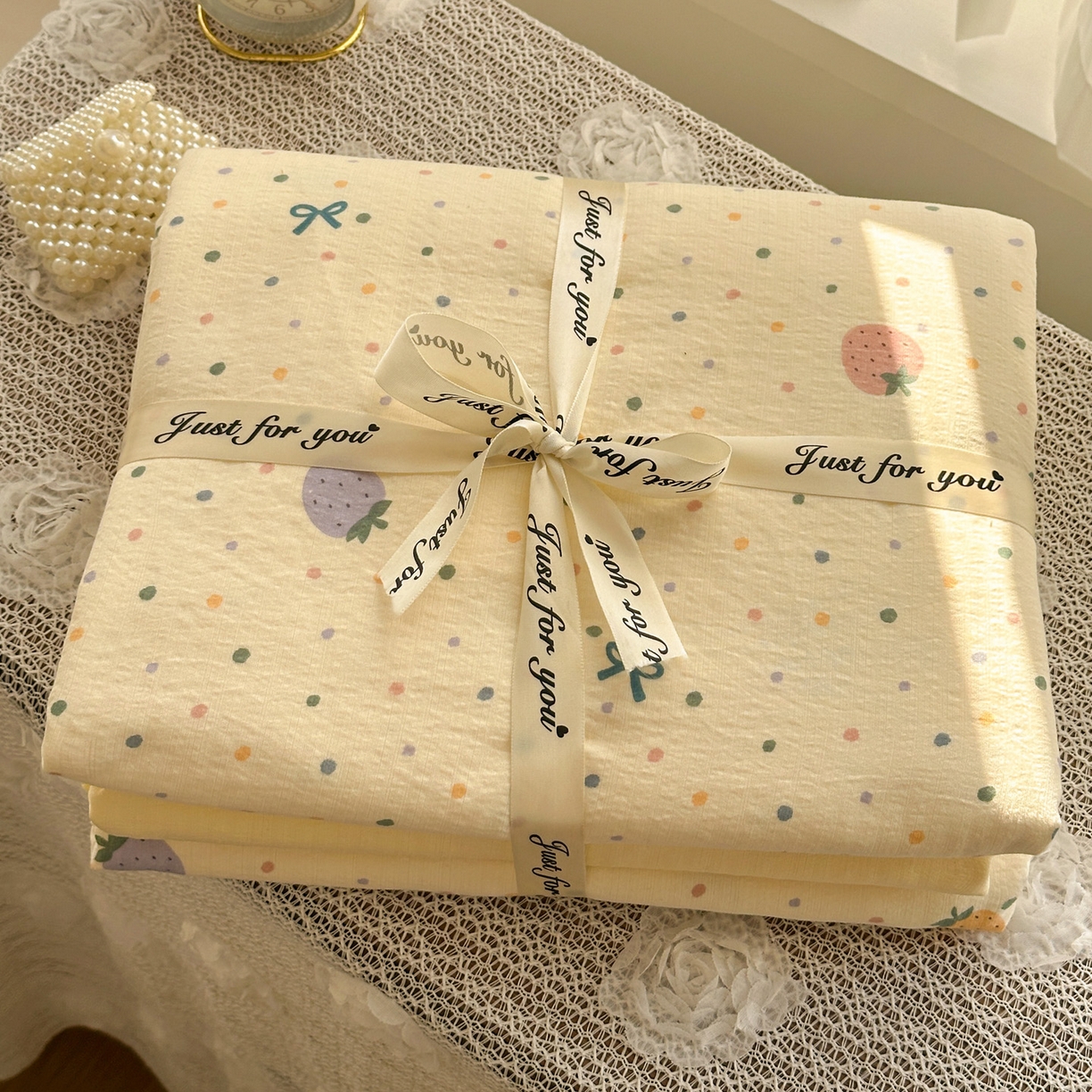 91家纺网 家纺一手货源 找家纺 赫然家纺 20226春夏新款云感皱皱纱单被套 被套单件 草莓多多