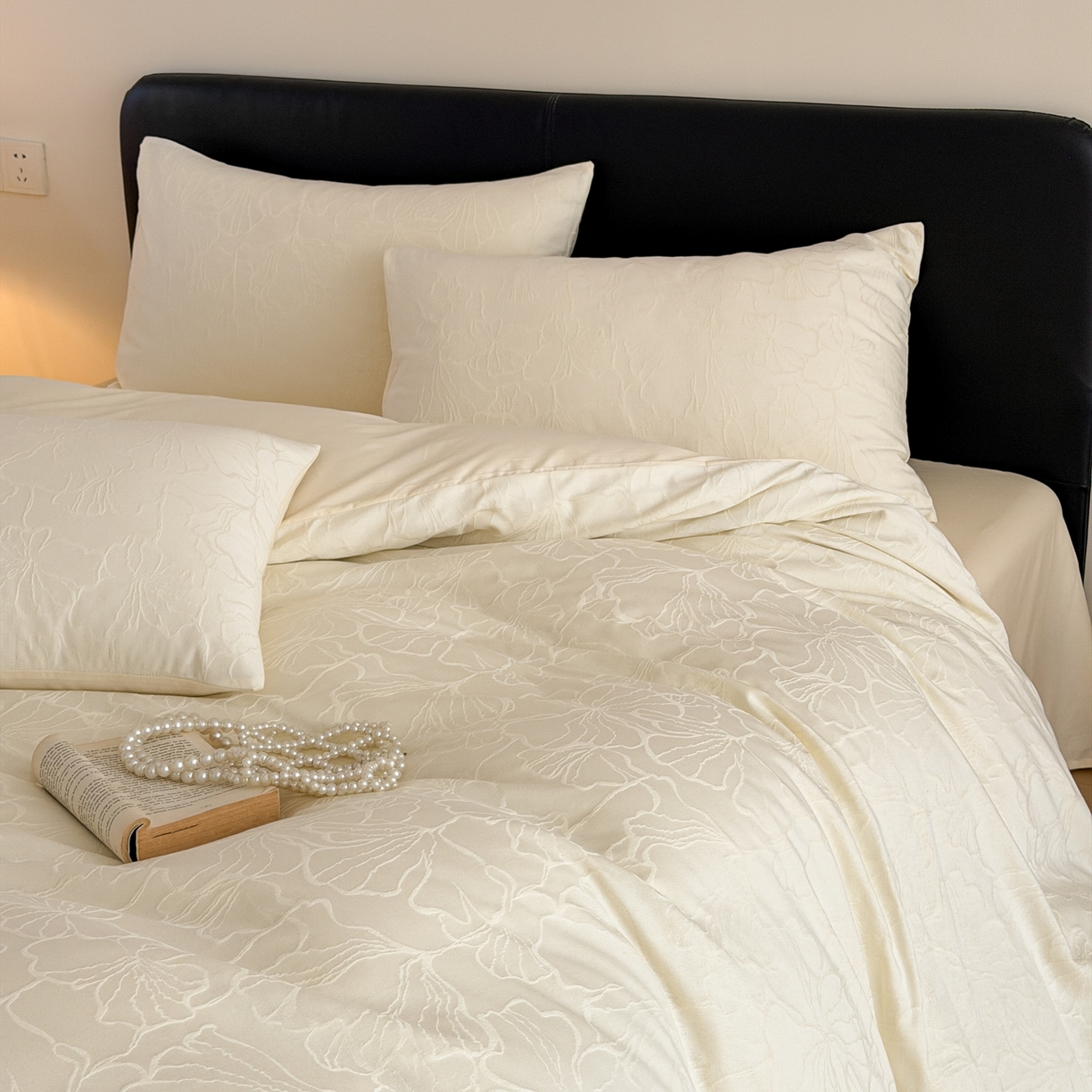 91家纺网 家纺一手货源 找家纺 优彩 2026春夏新款60支浮雕提花全棉纯棉四件套 山间雾-奶油白