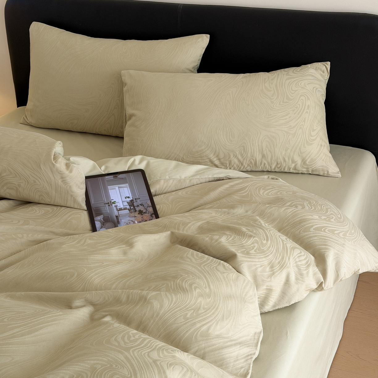 91家纺网 家纺一手货源 找家纺 优彩 2026春夏新款60支浮雕提花全棉纯棉四件套 流光