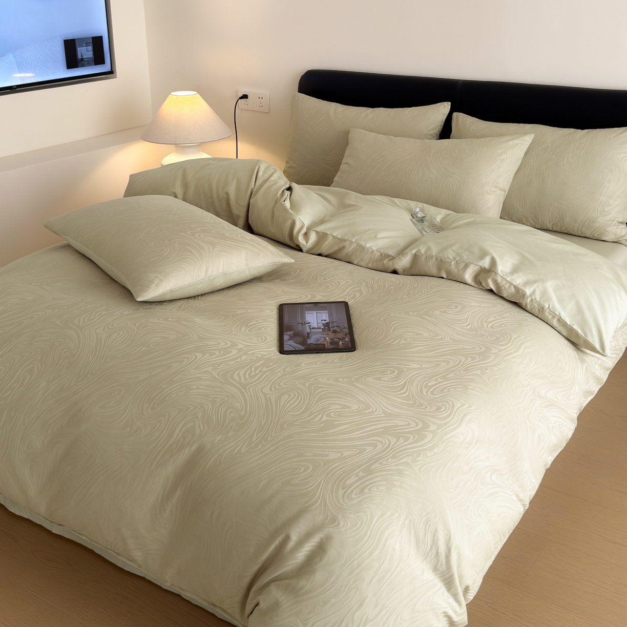 91家纺网 家纺一手货源 找家纺 优彩 2026春夏新款60支浮雕提花全棉纯棉四件套 流光