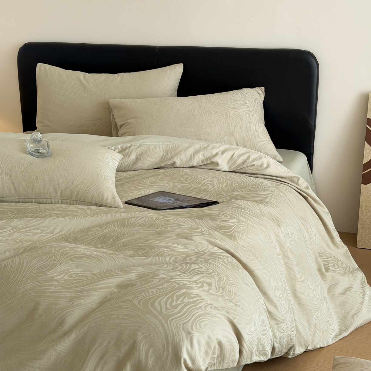 91家纺网 家纺一手货源 找家纺 优彩 2026春夏新款60支浮雕提花全棉纯棉四件套 流光