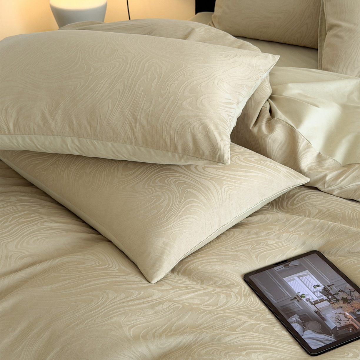 91家纺网 家纺一手货源 找家纺 优彩 2026春夏新款60支浮雕提花全棉纯棉四件套 流光