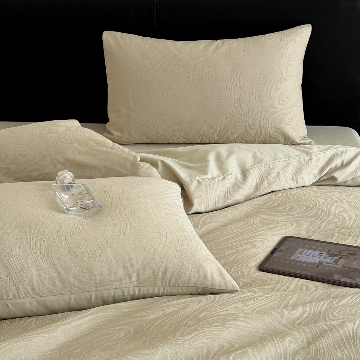 91家纺网 家纺一手货源 找家纺 优彩 2026春夏新款60支浮雕提花全棉纯棉四件套 流光