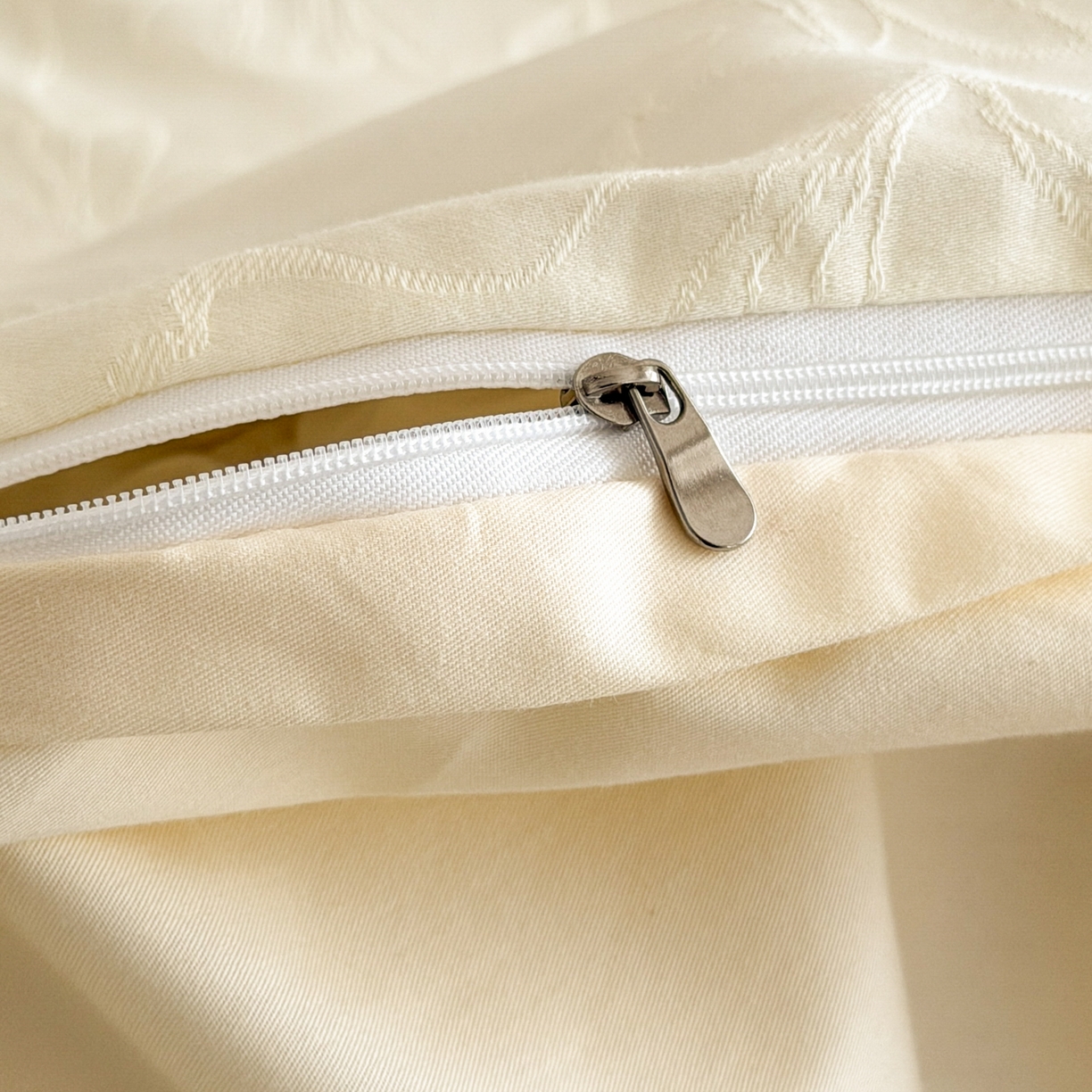 91家纺网 家纺一手货源 找家纺 优彩 2026春夏新款60支浮雕提花全棉纯棉四件套 山间雾-奶油白