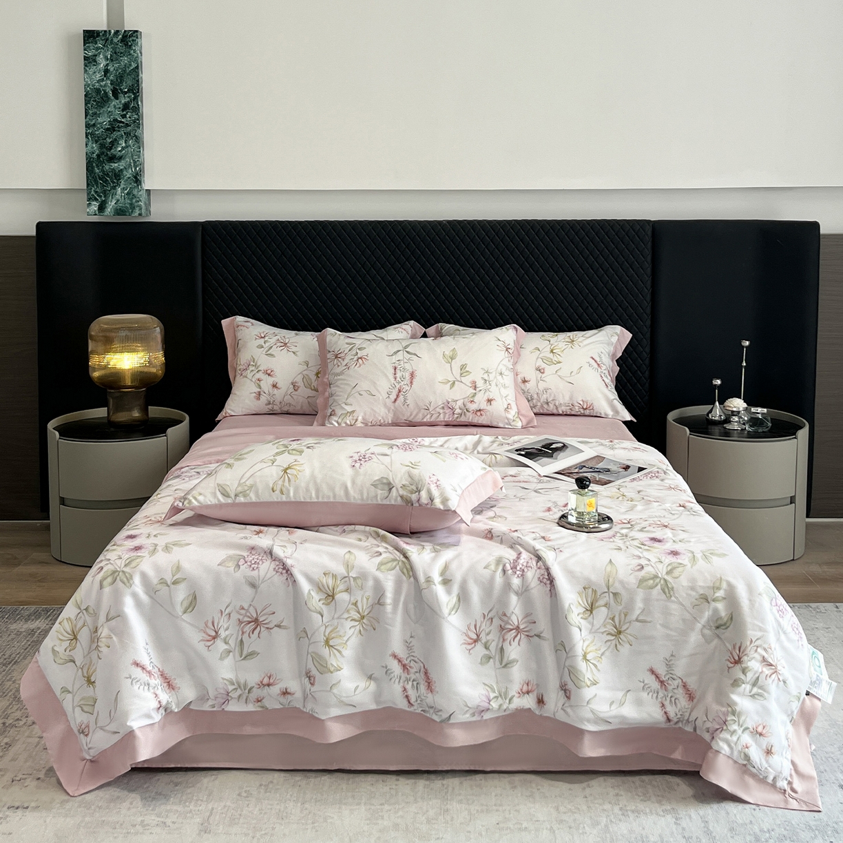 91家纺网 家纺一手货源 找家纺 迷尚家居 2026新款夏被100%莱赛尔数码印花夏被四件套50支天丝夏被 慕枝-夏被款