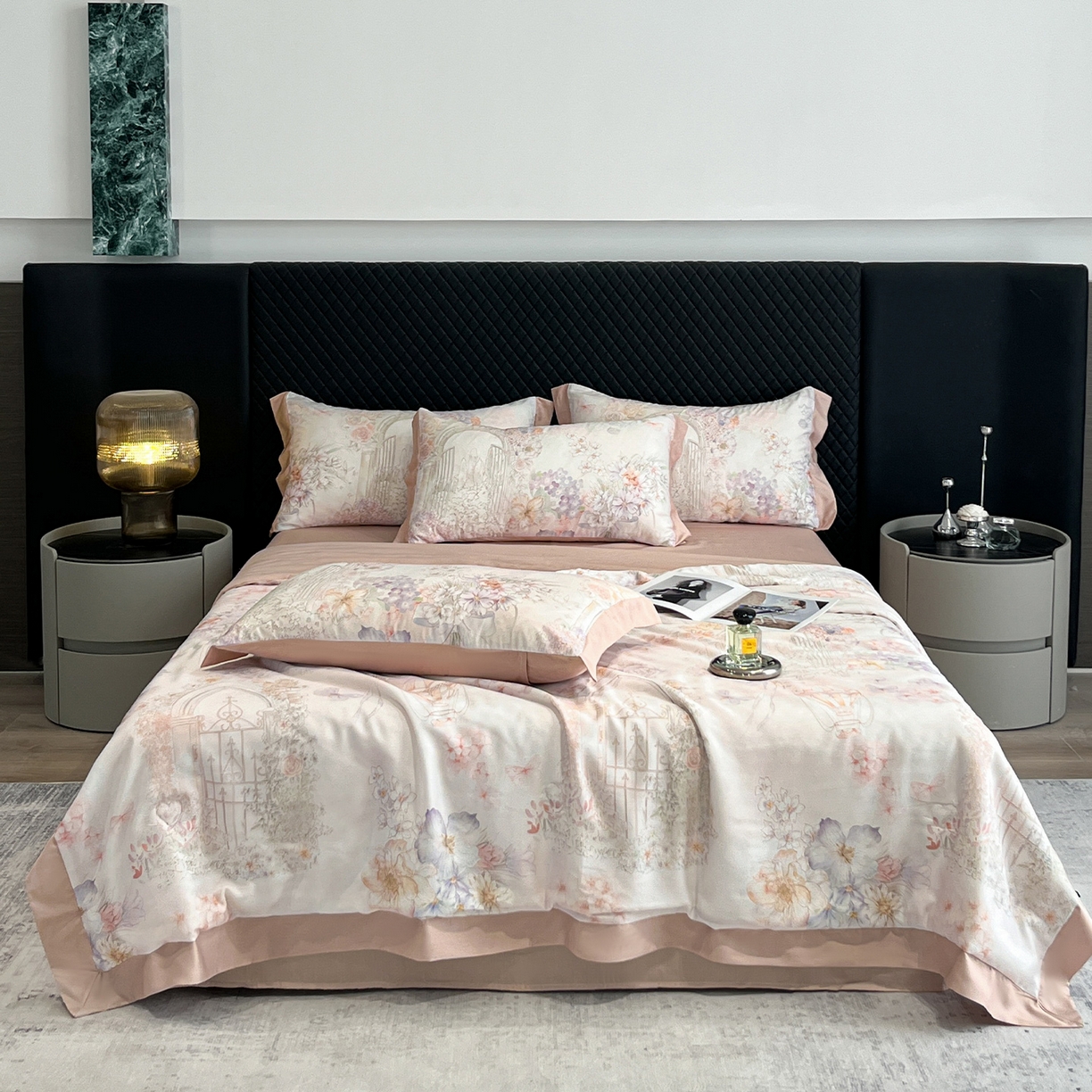 91家纺网 家纺一手货源 找家纺 迷尚家居 2026新款夏被100%莱赛尔数码印花夏被四件套50支天丝夏被 星纱花庭-夏被款