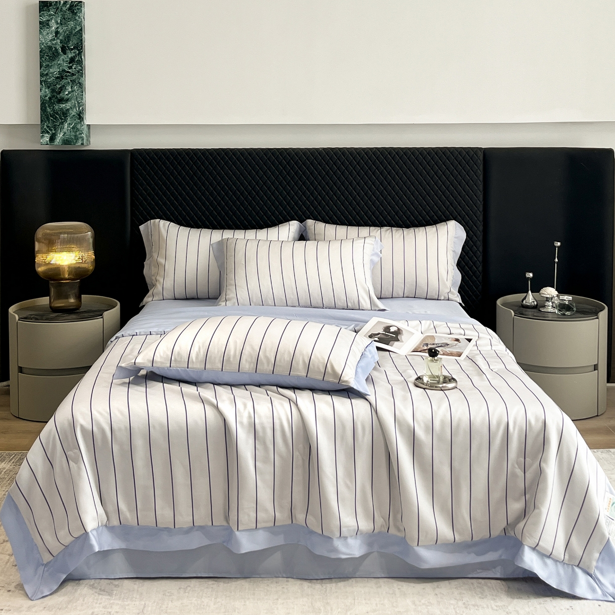 91家纺网 家纺一手货源 找家纺 迷尚家居 2026新款夏被100%莱赛尔数码印花夏被四件套50支天丝夏被 自在蓝-夏被款