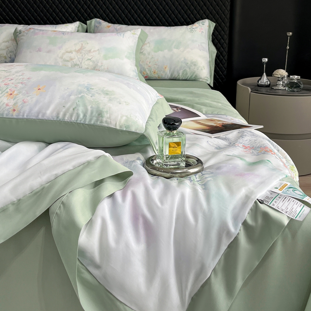 91家纺网 家纺一手货源 找家纺 迷尚家居 2026新款夏被100%莱赛尔数码印花夏被四件套50支天丝夏被 春野序绿-夏被款