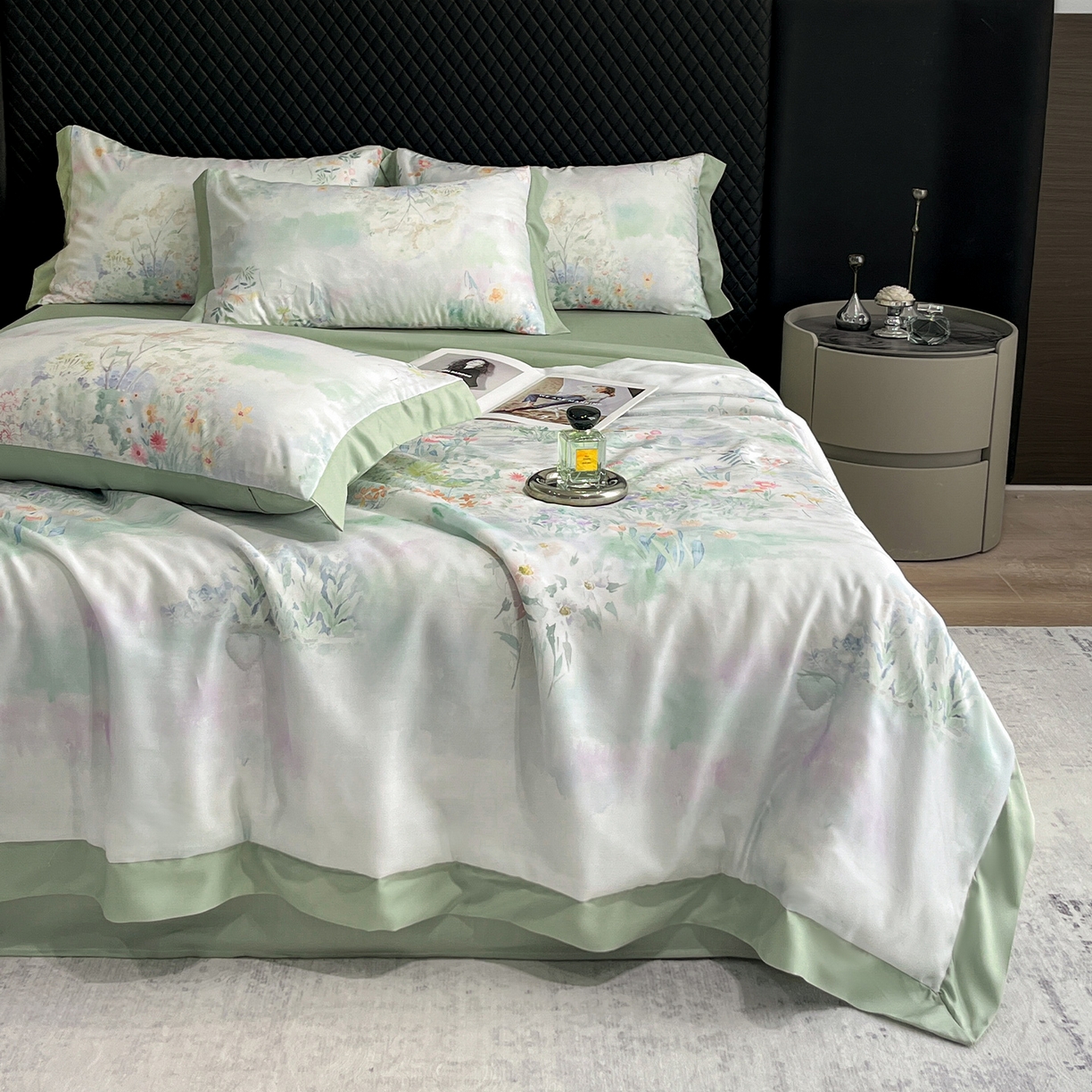 91家纺网 家纺一手货源 找家纺 迷尚家居 2026新款夏被100%莱赛尔数码印花夏被四件套50支天丝夏被 春野序绿-夏被款