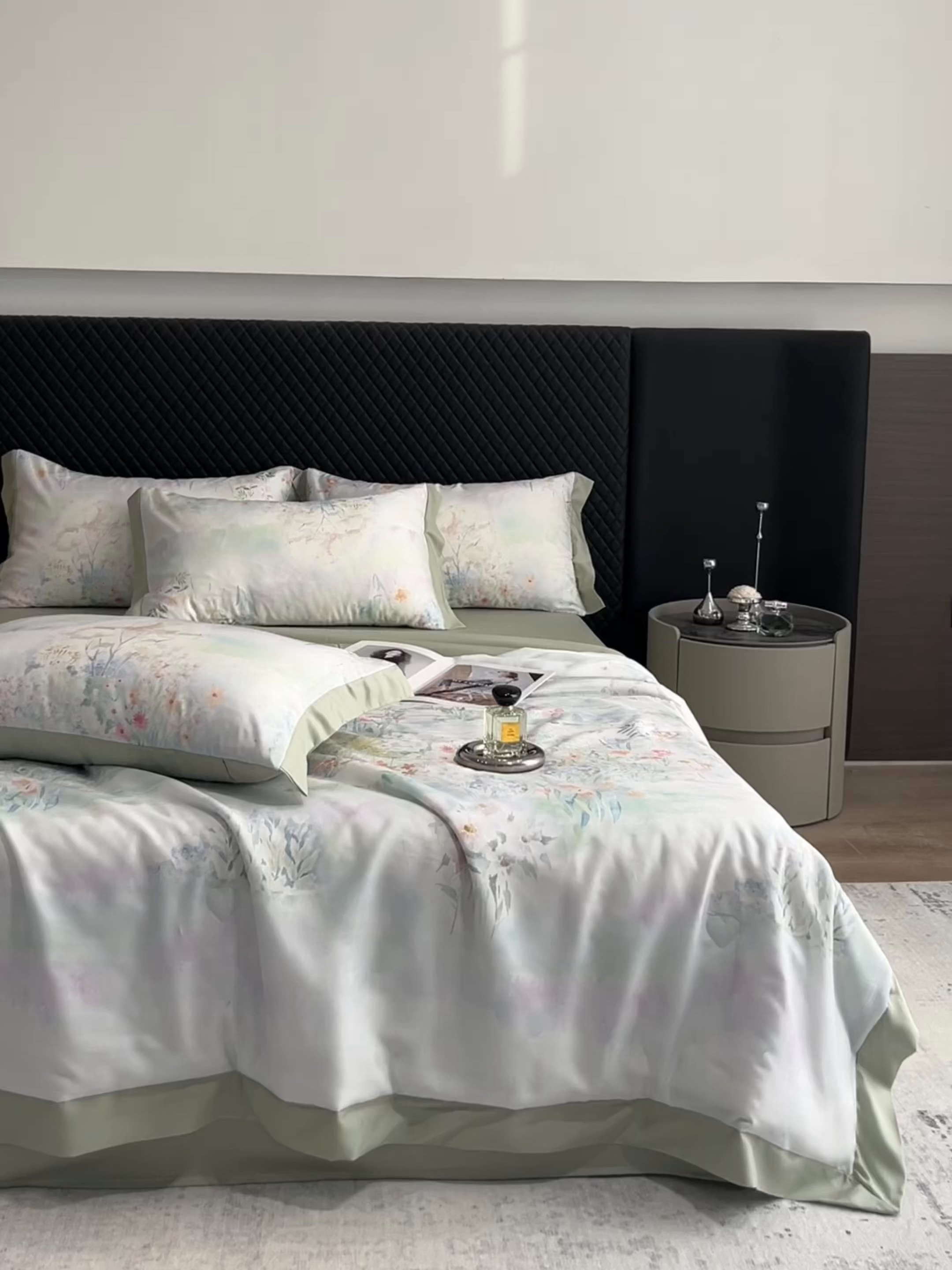 91家纺网 家纺一手货源 找家纺 迷尚家居 2026新款夏被100%莱赛尔数码印花夏被四件套50支天丝夏被 春野序绿-夏被款