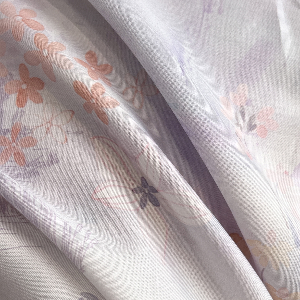 91家纺网 家纺一手货源 找家纺 迷尚家居 2026新款夏被100%莱赛尔数码印花夏被四件套50支天丝夏被 春野序紫-夏被款