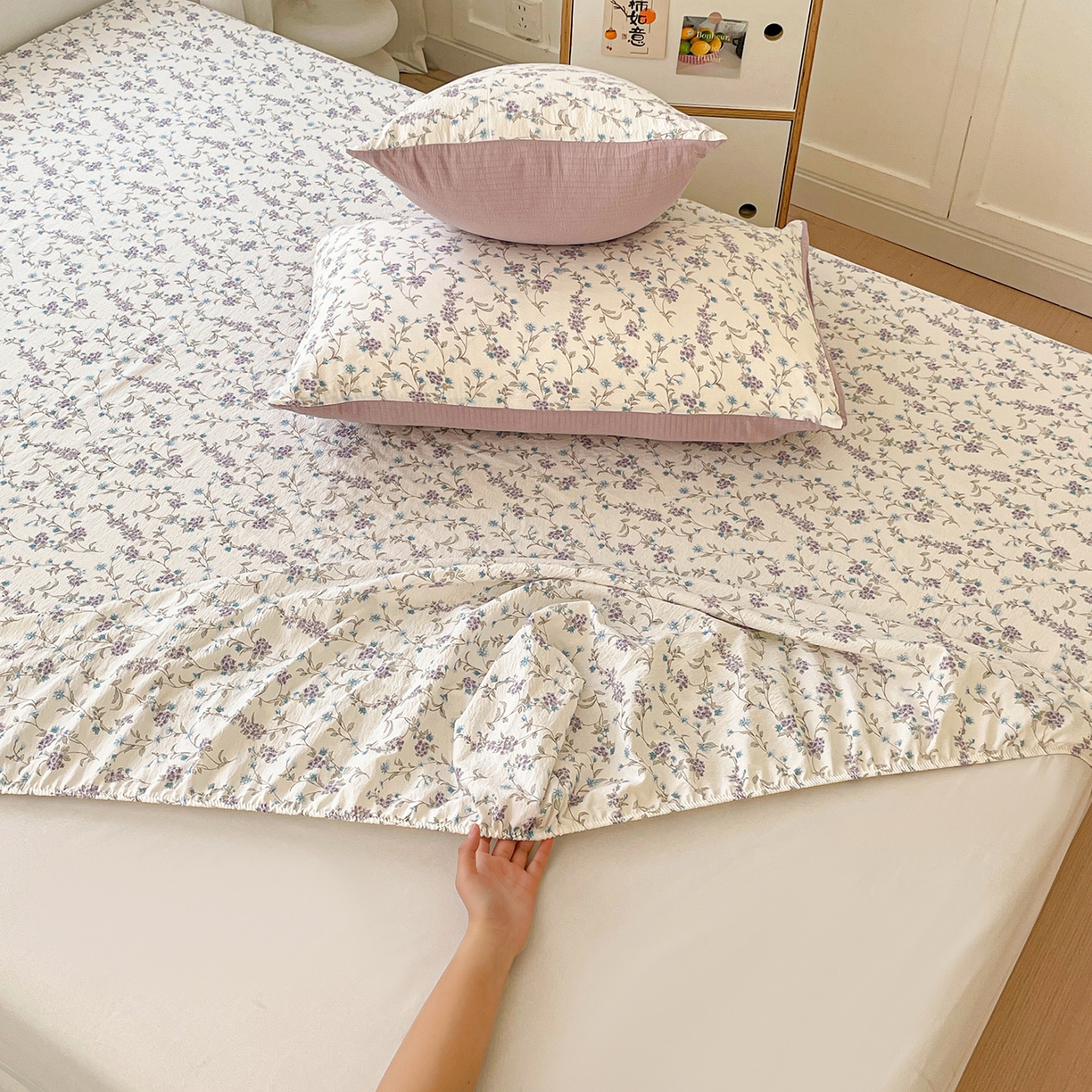 91家纺网 家纺一手货源 找家纺 立森 2026春夏新款云感皱皱纱泡芙纱床笠单枕套系列-叠拍图 春日铃兰