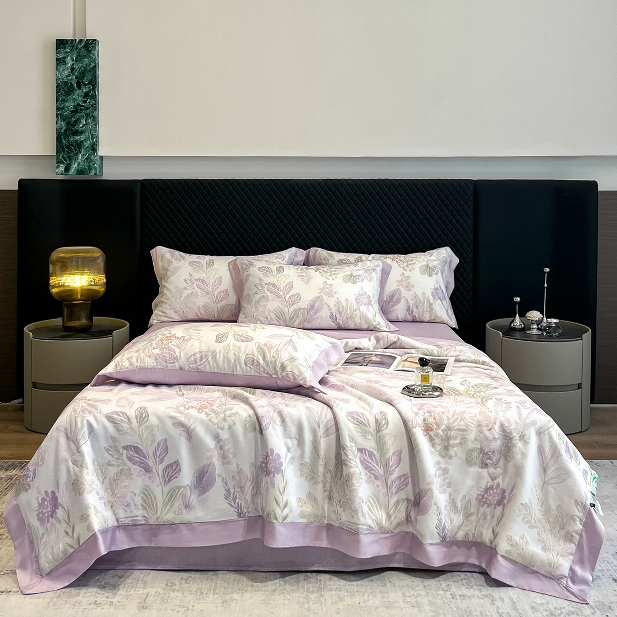 91家纺网 家纺一手货源 找家纺 迷尚家居 2026新款夏被100%莱赛尔数码印花夏被四件套50支天丝夏被 花拾朝露紫-夏被款