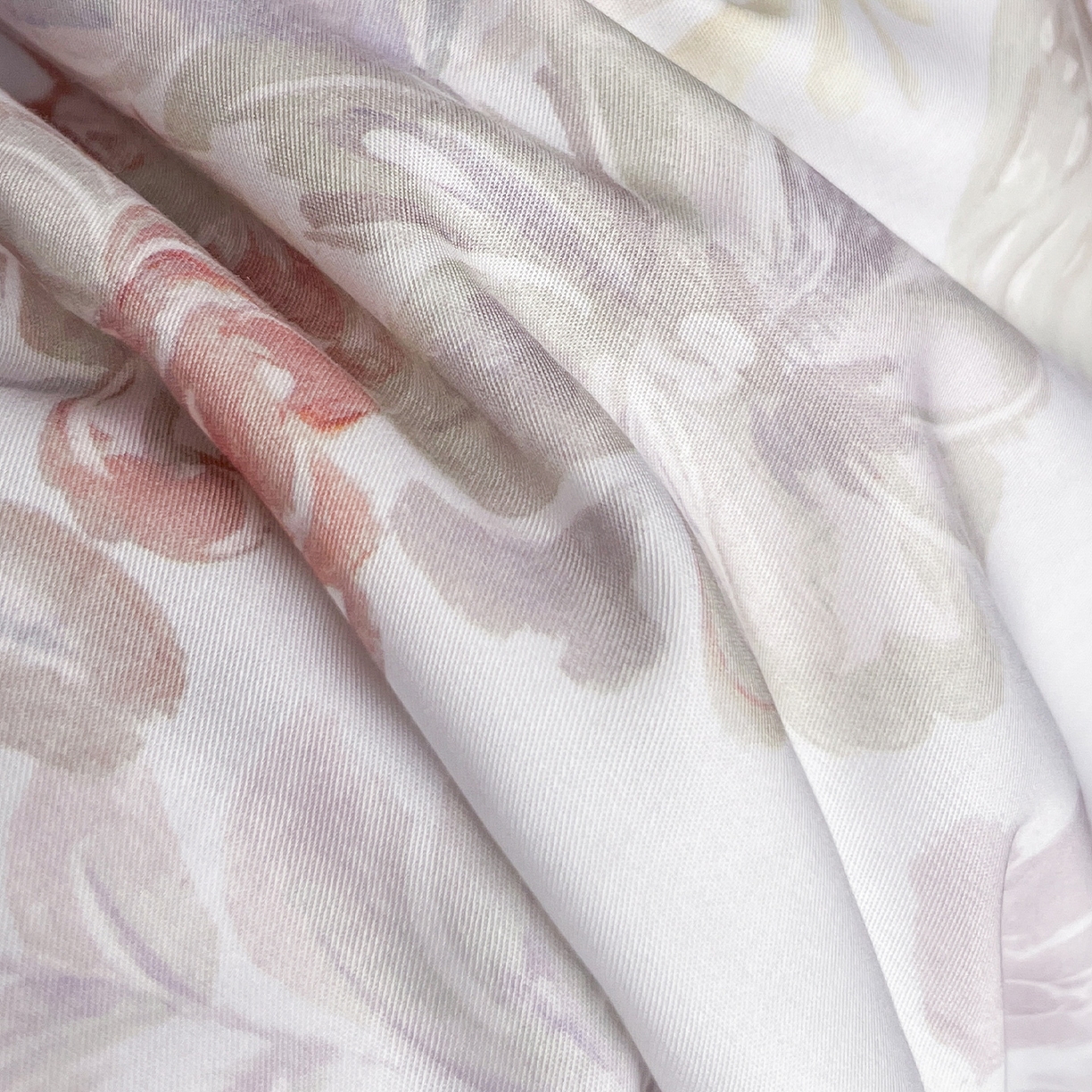 91家纺网 家纺一手货源 找家纺 迷尚家居 2026新款夏被100%莱赛尔数码印花夏被四件套50支天丝夏被 花拾朝露紫-夏被款