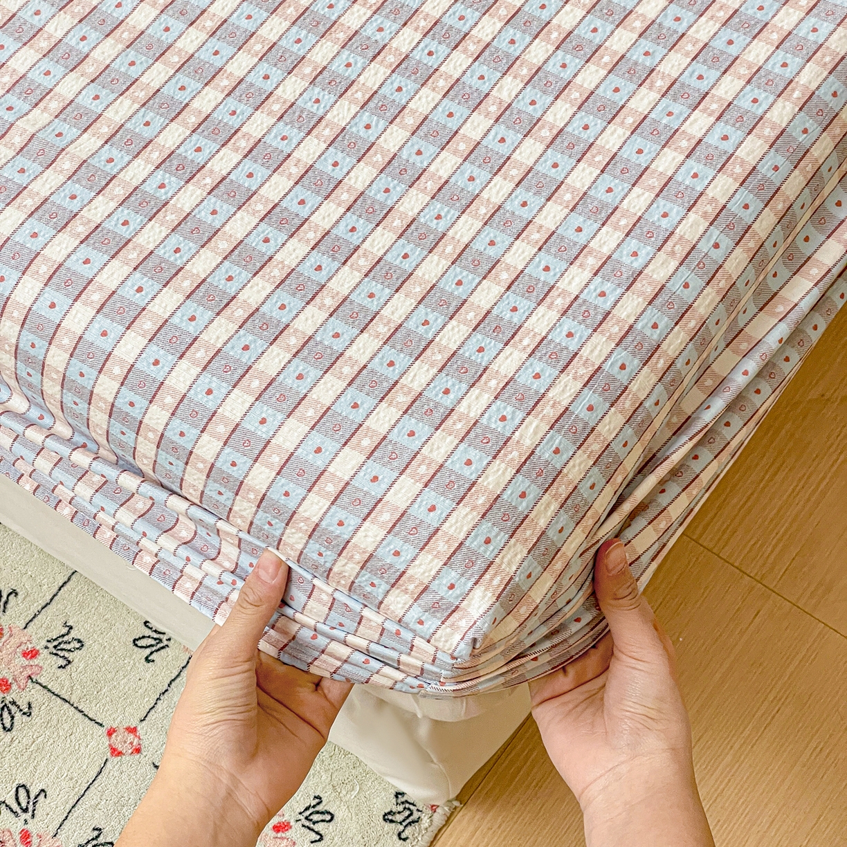 91家纺网 家纺一手货源 找家纺 立森 2026春夏新款云感皱皱纱泡芙纱床笠单枕套系列-叠拍图 凯特蓝