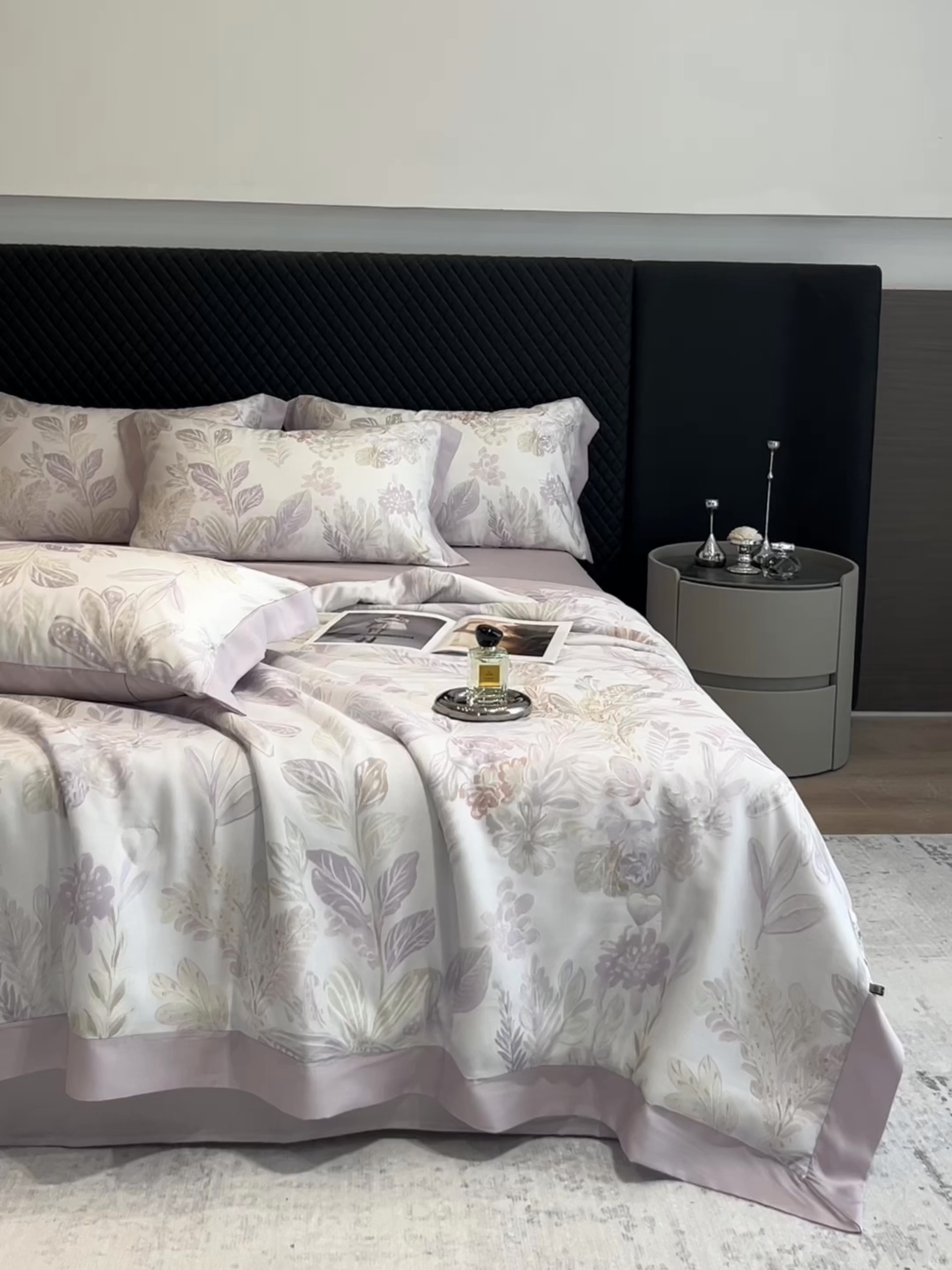 91家纺网 家纺一手货源 找家纺 迷尚家居 2026新款夏被100%莱赛尔数码印花夏被四件套50支天丝夏被 花拾朝露紫-夏被款