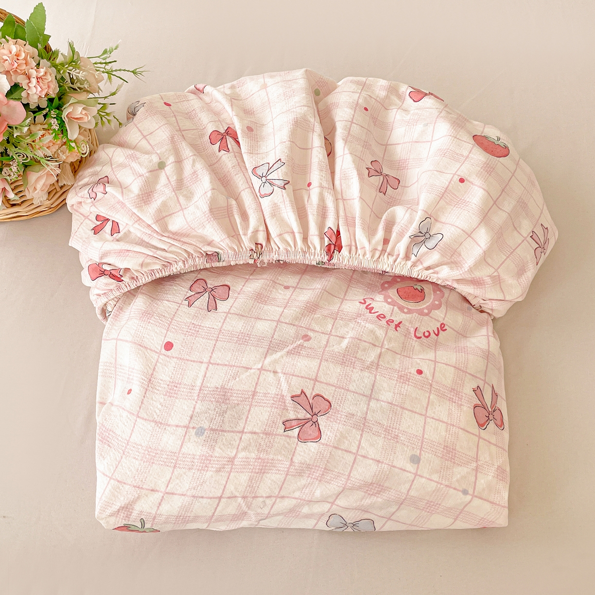 91家纺网 家纺一手货源 找家纺 立森 2026春夏新款云感皱皱纱泡芙纱床笠单枕套系列-叠拍图 蜜桃草莓