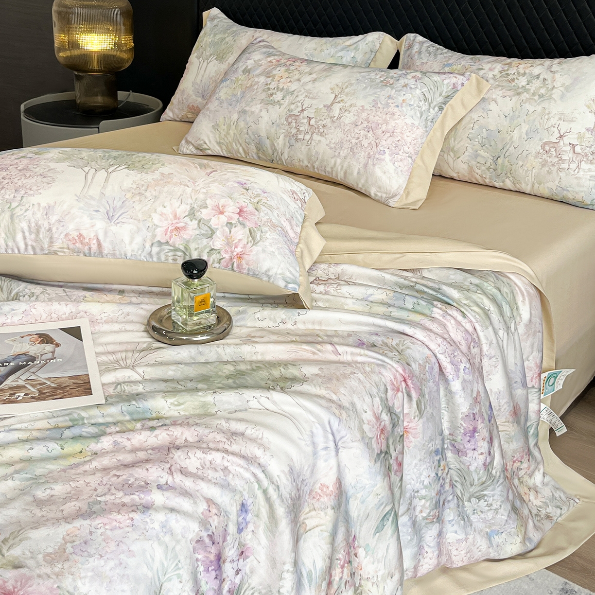 91家纺网 家纺一手货源 找家纺 迷尚家居 2026新款夏被100%莱赛尔数码印花夏被四件套50支天丝夏被 林间鹿语-夏被款