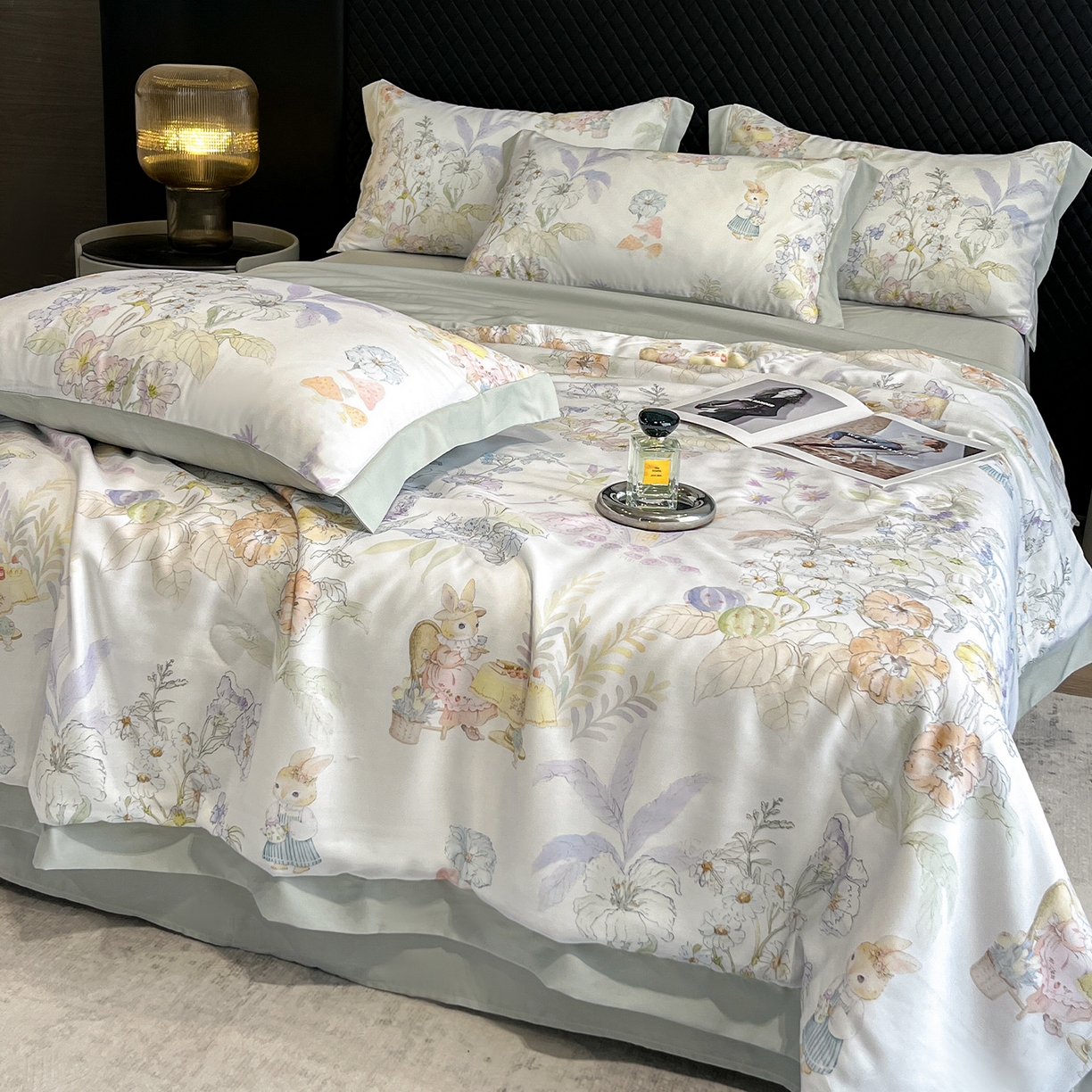 91家纺网 家纺一手货源 找家纺 迷尚家居 2026新款夏被100%莱赛尔数码印花夏被四件套50支天丝夏被 林间兔-夏被款