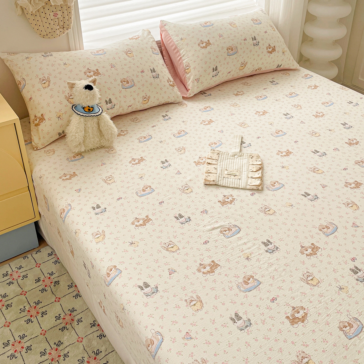 91家纺网 家纺一手货源 找家纺 立森 2026春夏新款云感皱皱纱泡芙纱床笠单枕套系列-叠拍图 碎花萌宠