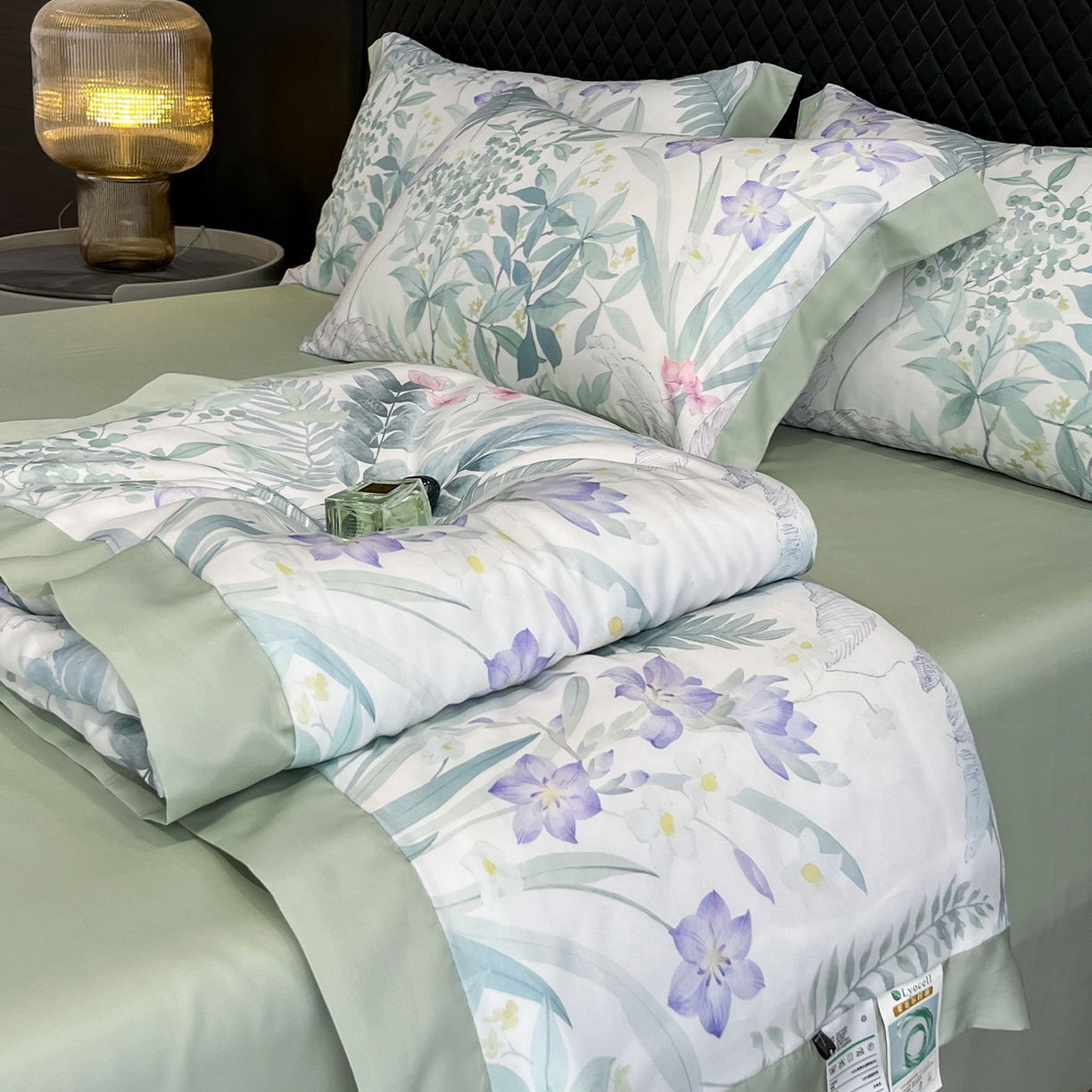 91家纺网 家纺一手货源 找家纺 迷尚家居 2026新款夏被100%莱赛尔数码印花夏被四件套50支天丝夏被 蔓行-夏被款