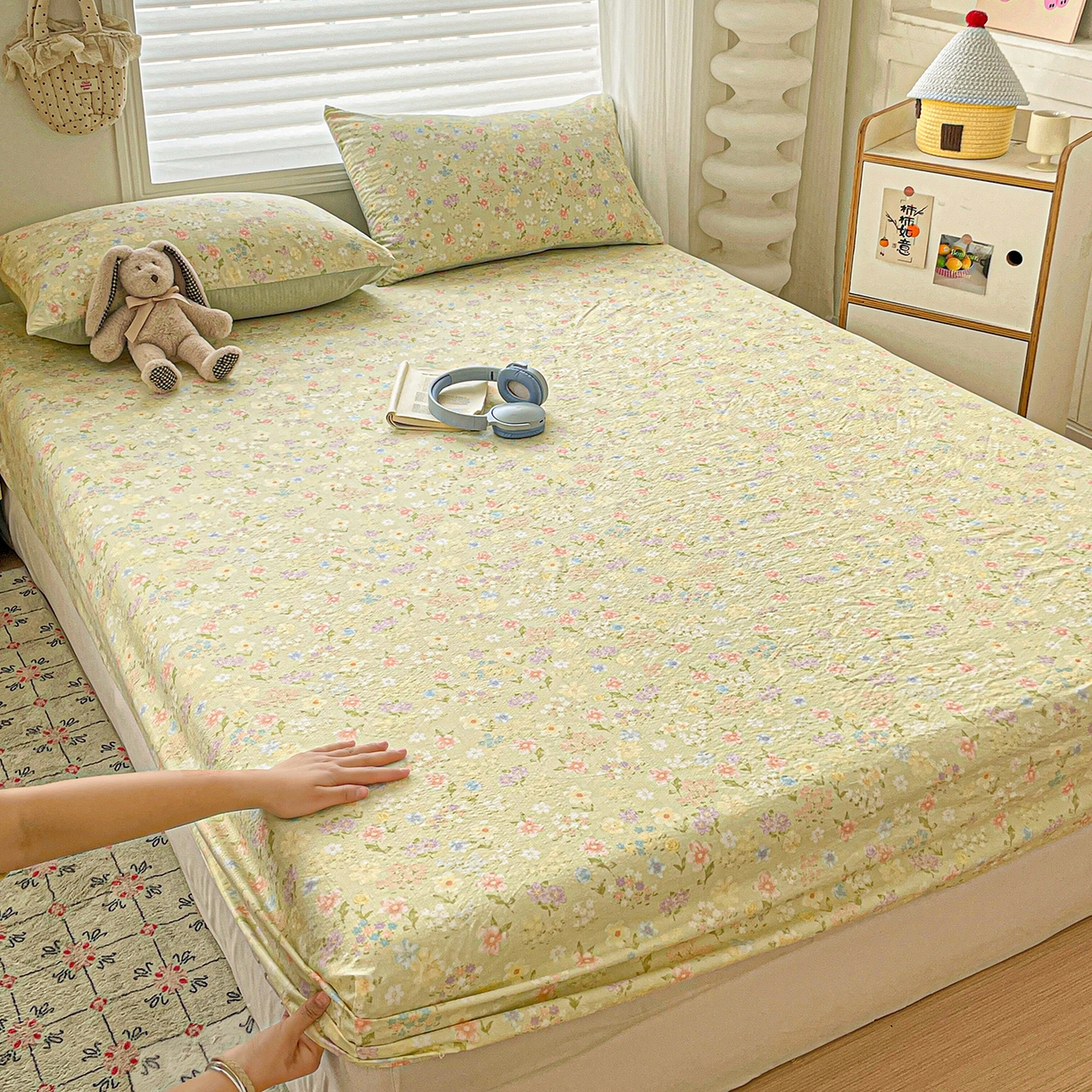 91家纺网 家纺一手货源 找家纺 立森 2026春夏新款云感皱皱纱泡芙纱床笠单枕套系列-叠拍图 夏日木槿