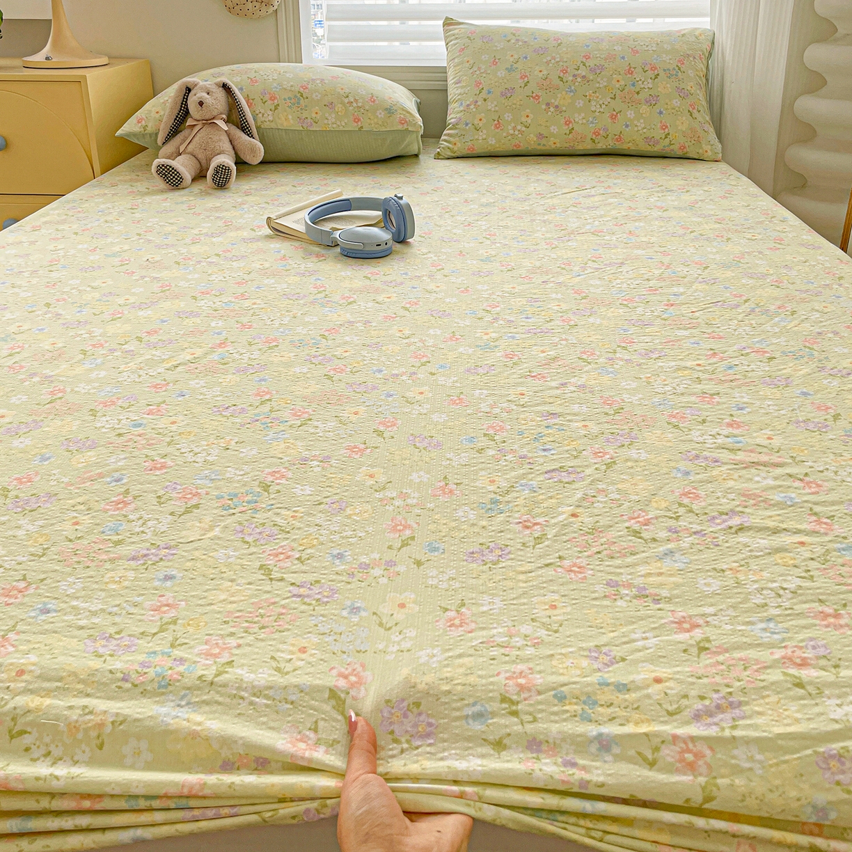 91家纺网 家纺一手货源 找家纺 立森 2026春夏新款云感皱皱纱泡芙纱床笠单枕套系列-叠拍图 夏日木槿