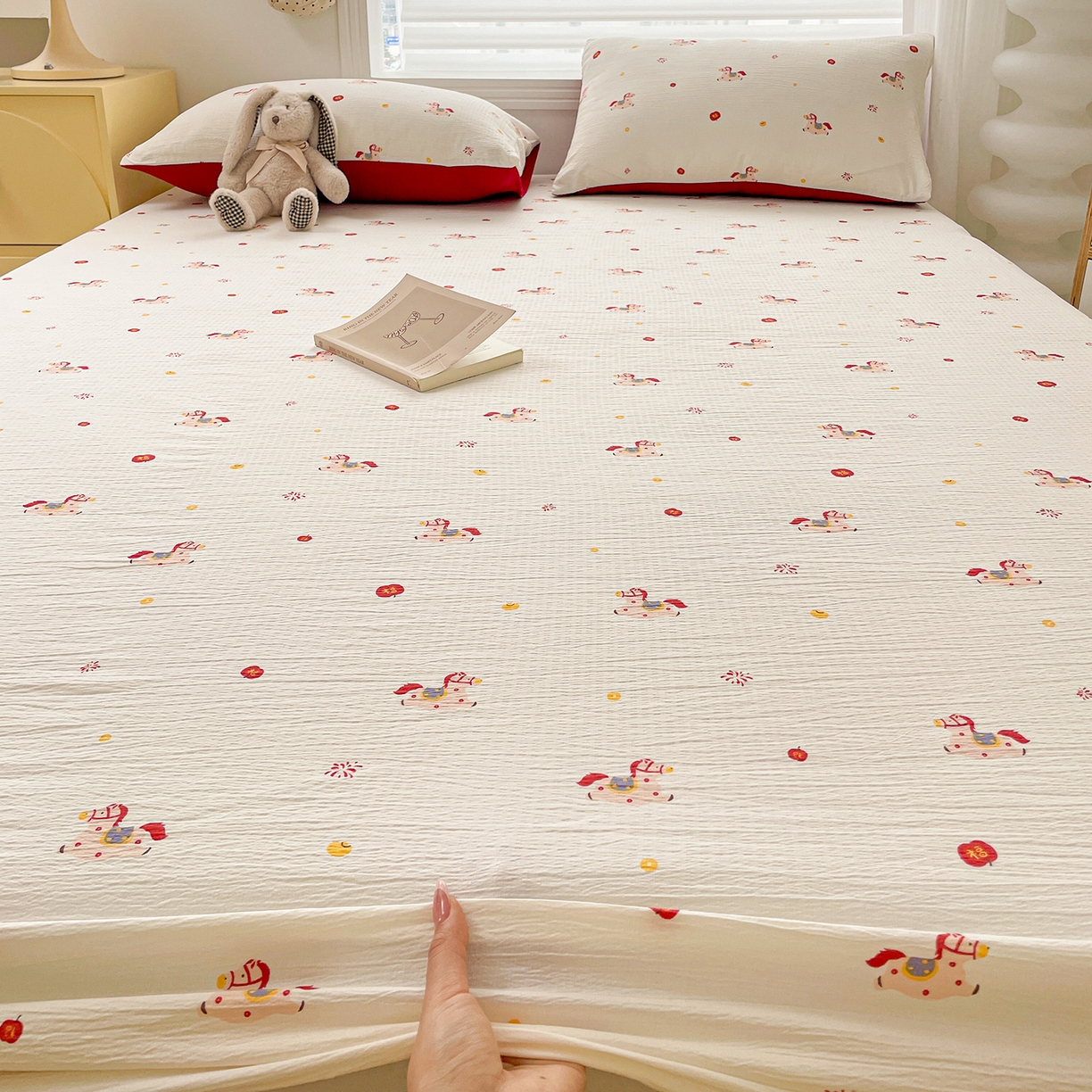 91家纺网 家纺一手货源 找家纺 立森 2026春夏新款云感皱皱纱泡芙纱床笠单枕套系列-叠拍图 小福马